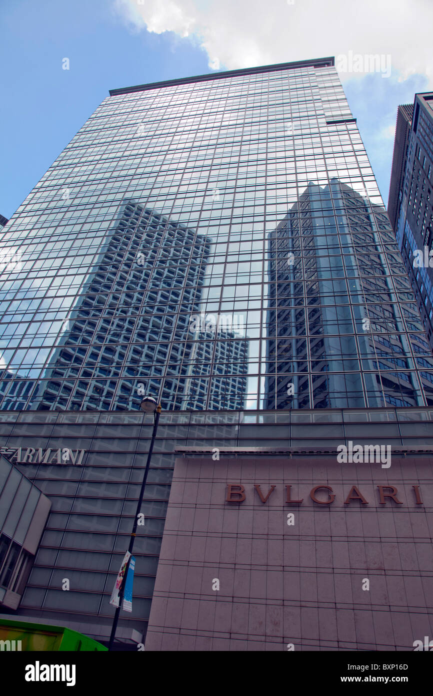 Le Bvlgari et bâtiments Armani à côté de l'autre à Hong Kong Banque D'Images