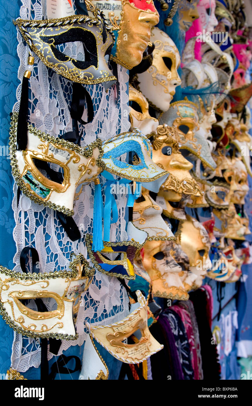 Paysages de l'Île Burano - boutique de souvenirs - carnaval dans un souvenir Banque D'Images