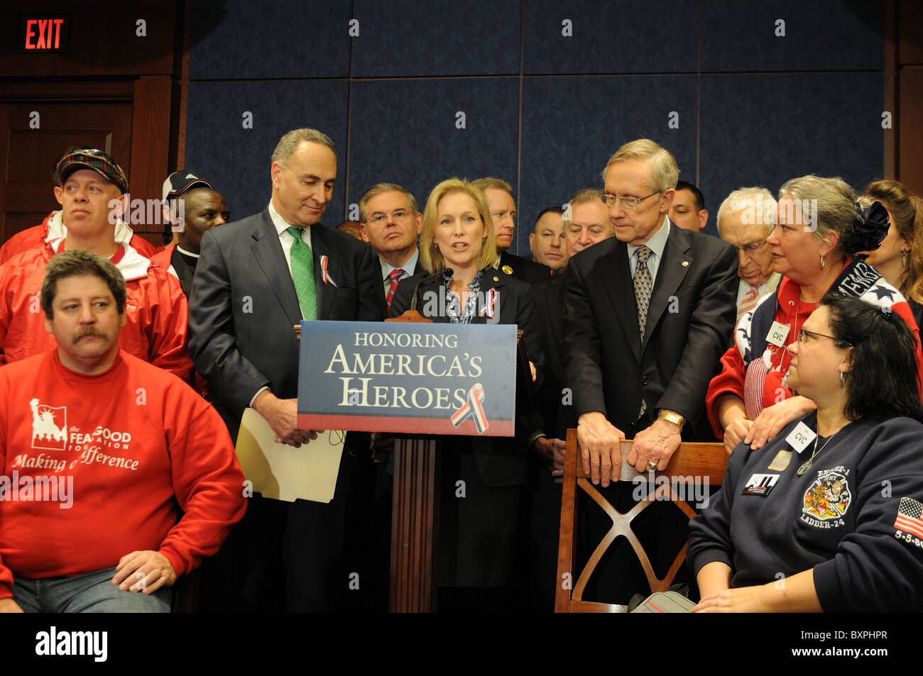 Le sénateur américain Kirsten Gillibrand (D-NY) lors d'une conférence de presse tenue après que le Sénat est l'adoption de la Loi canadienne sur la santé 9/11 Zadroga. Banque D'Images