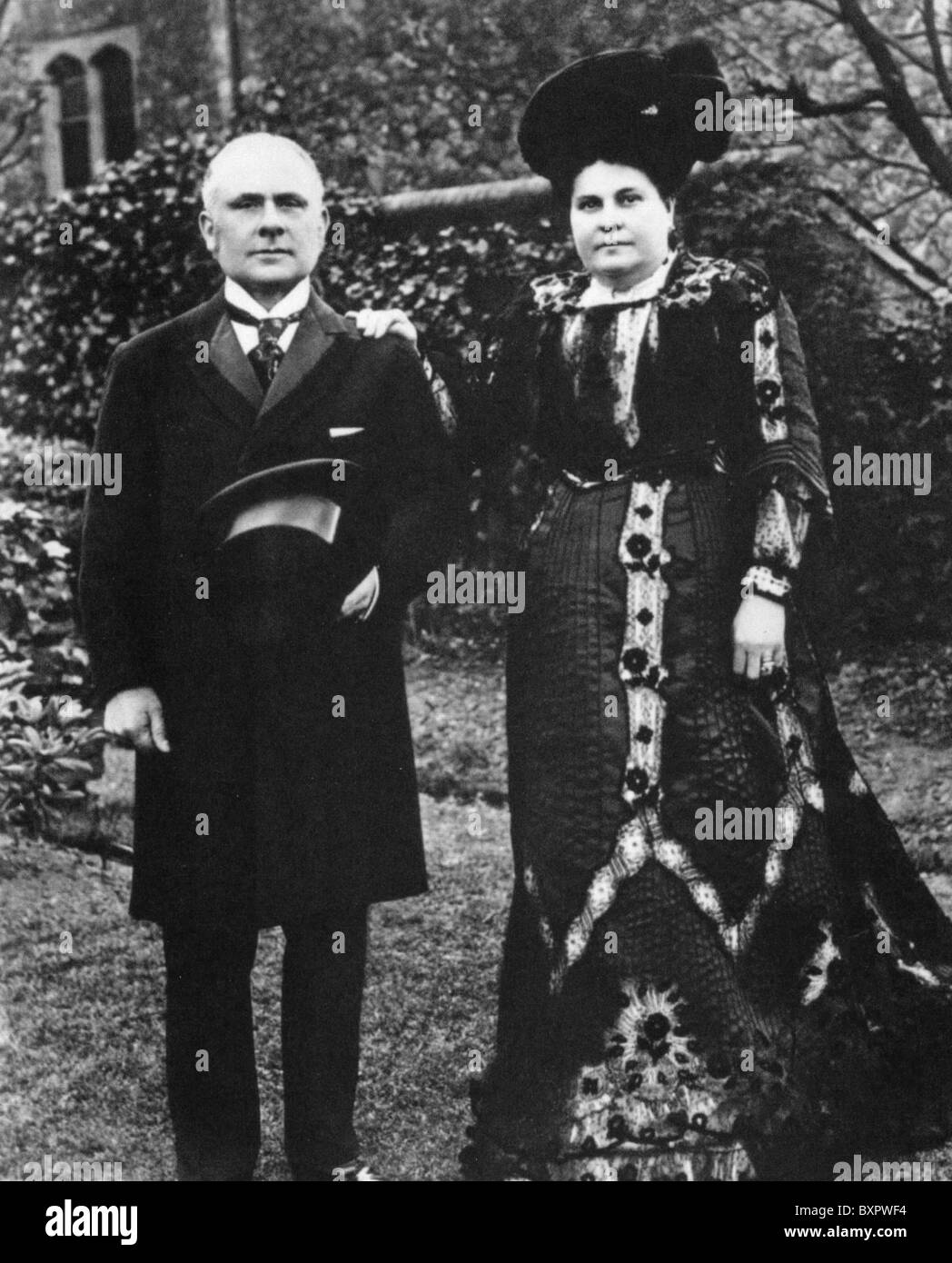 JOHN SAINSBURY (1844-1928) avec son avec Mary Ann qui ont fondé la chaîne de supermarchés à 173 Drury Lane en 1869 Banque D'Images