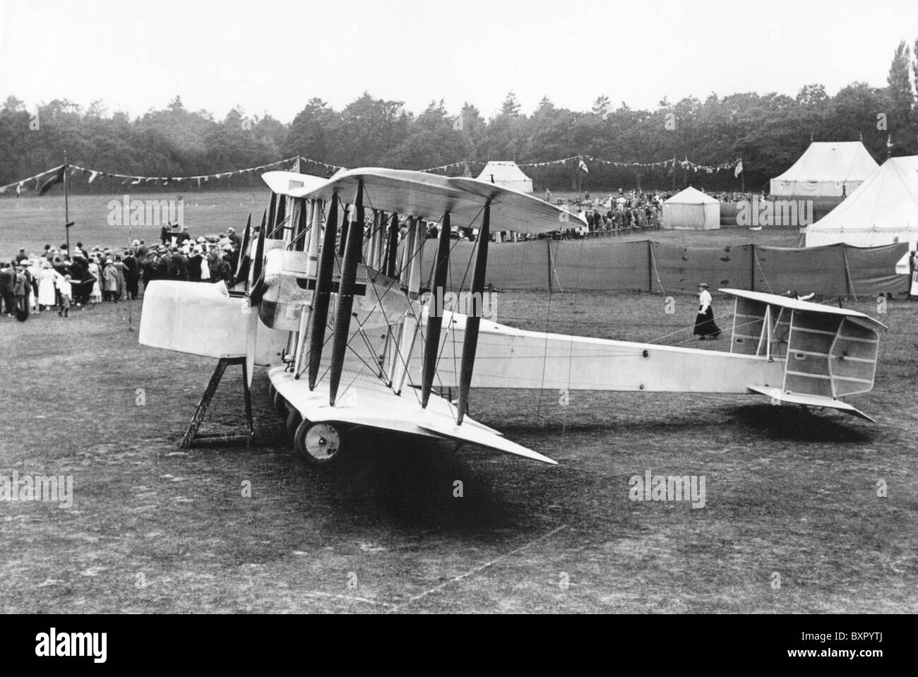 Bombardier VICKERS VIMY IV Modification de vol d'Alcock et Brown de l Atlantique en juin 1919. Voir la description ci-dessous Banque D'Images