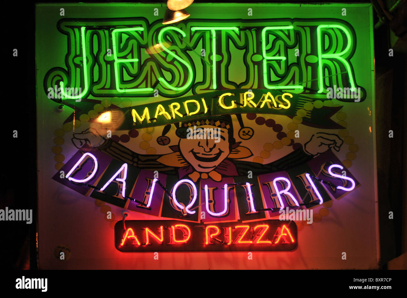 Jester Daiquiris Mardi Gras et la Pizza" en néon sur Bourbon Street, quartier français, la Nouvelle Orléans, Louisiane Banque D'Images