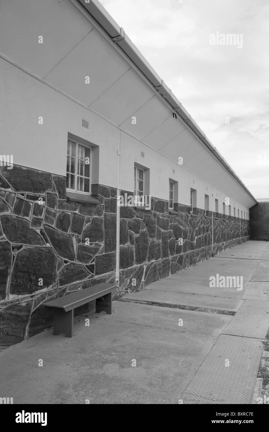 Ancienne prison Wing et cellules où Nelson Mandela a eu lieu, vu de la Cour d'exercice à Robben Island, Cape Town Banque D'Images