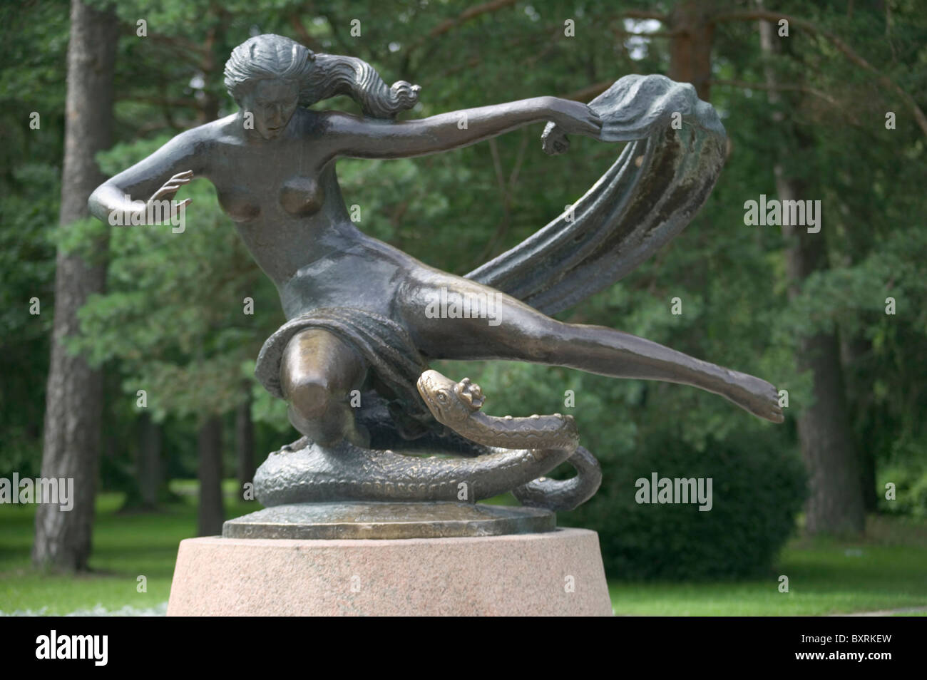 La Lituanie, Palanga, Sculpture près de l'entrée de Botanical garden Banque D'Images