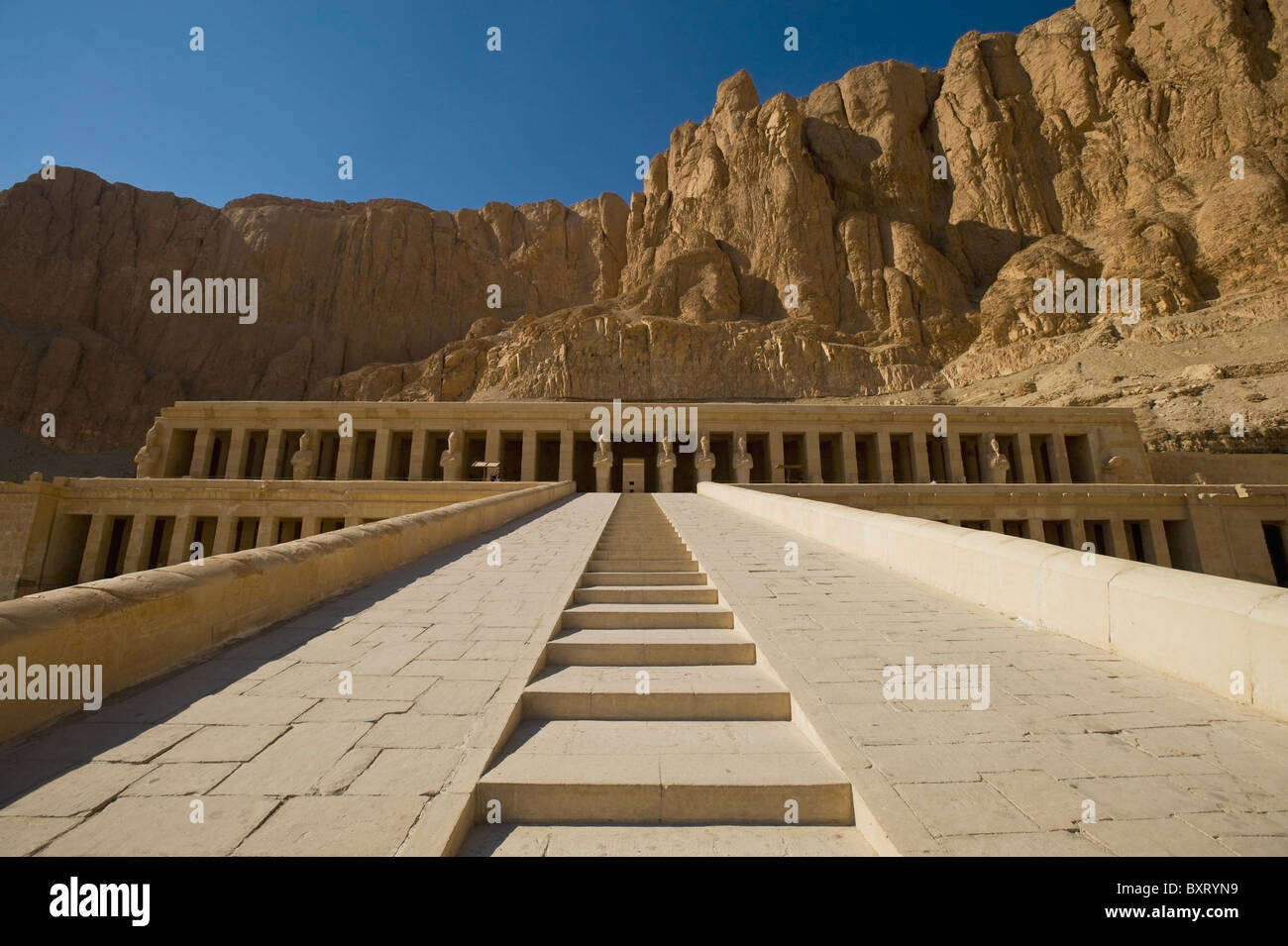 Escalier pour temple funéraire d'Hatchepsout ou Deir El-Bahri Banque D'Images