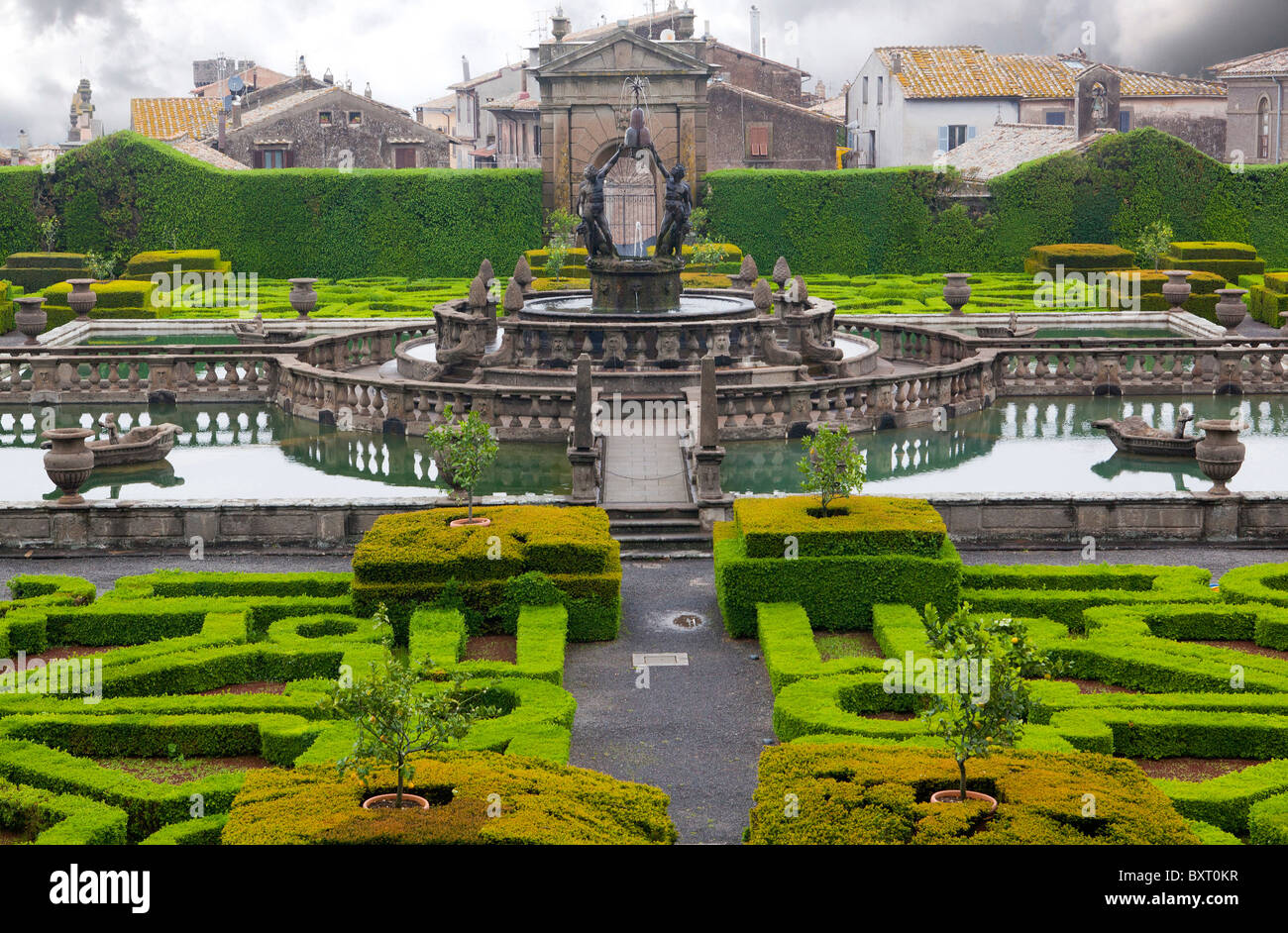Quadrato fontaine sur le jardin italien, la Villa Lante, Viterbo, Latium, Italie Banque D'Images