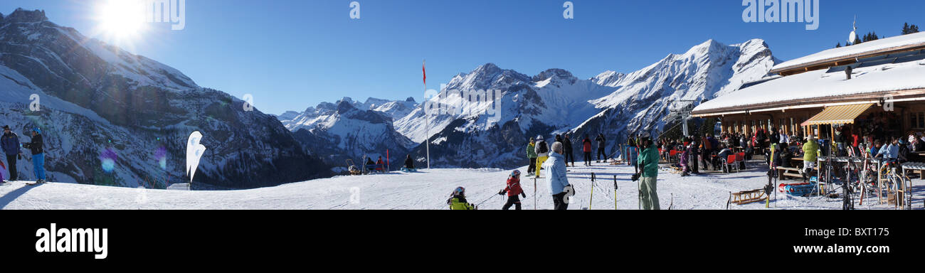 Panorama : station de ski de l'Oeschinensee, Alpes Bernoises, Kandersteg, Suisse Banque D'Images