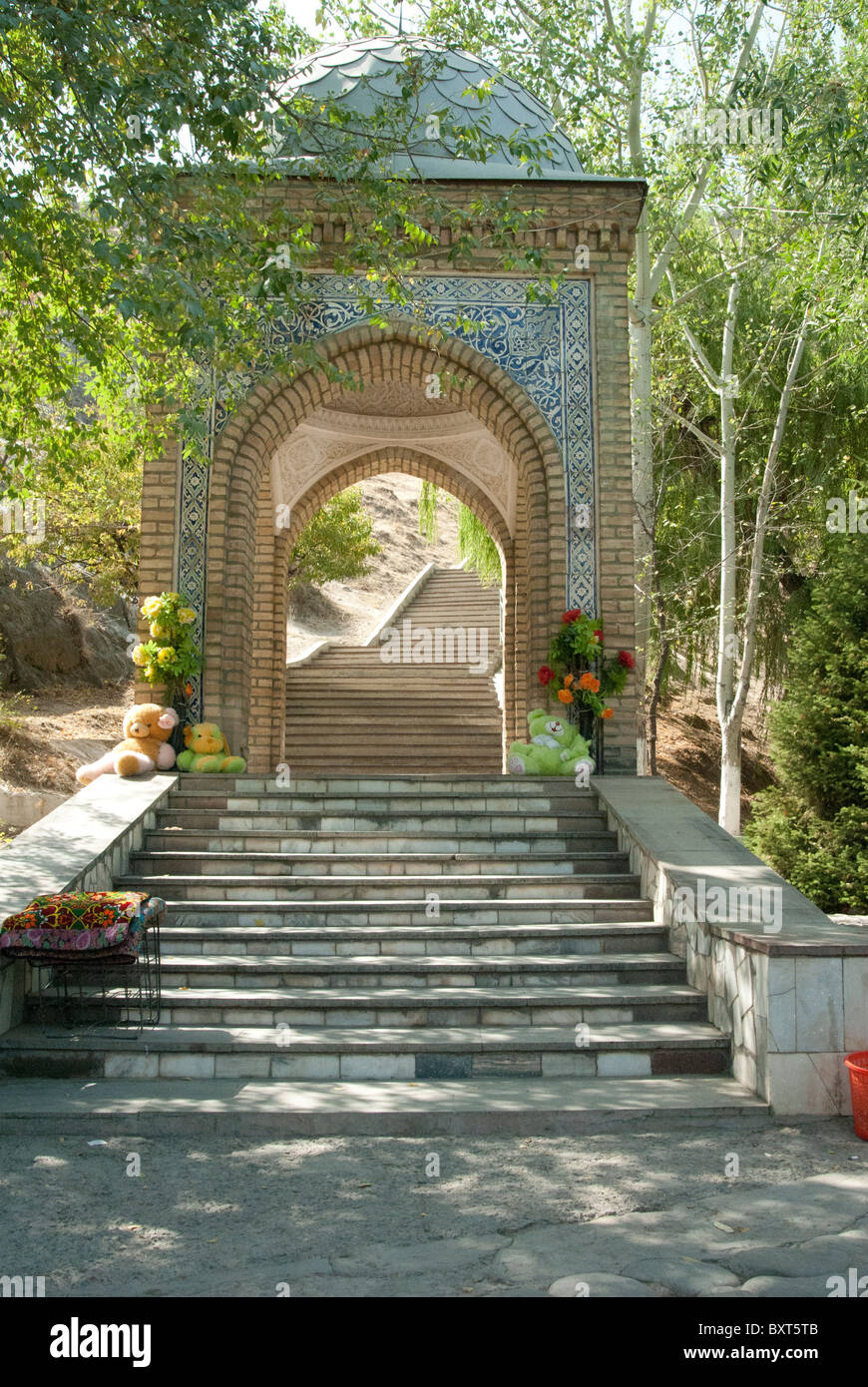 L'Est de l'entrée de la colline connue sous le nom de trône de Salomon, Osh, Kirghizistan Banque D'Images