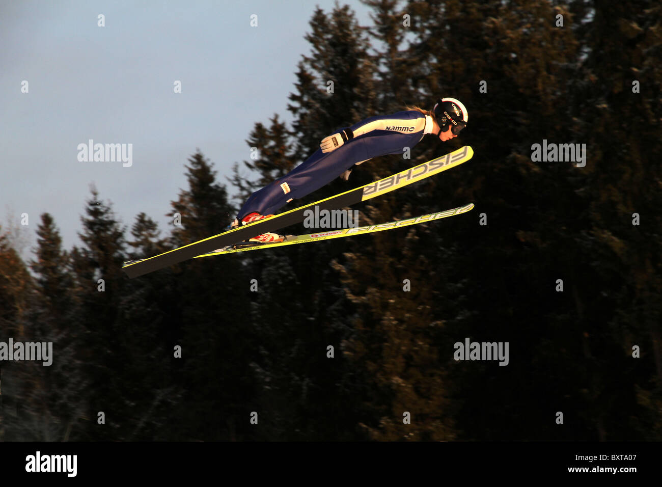 Le saut à ski, combiné nordique et saut à ski spécial en formation Midtstubakken, saut, Oslo, Norvège, 2010 Banque D'Images Le saut à ski, combiné nordique et saut à ski spécial en formation Midtstubakken, saut, Oslo, Norvège, 2010 Banque D'Images