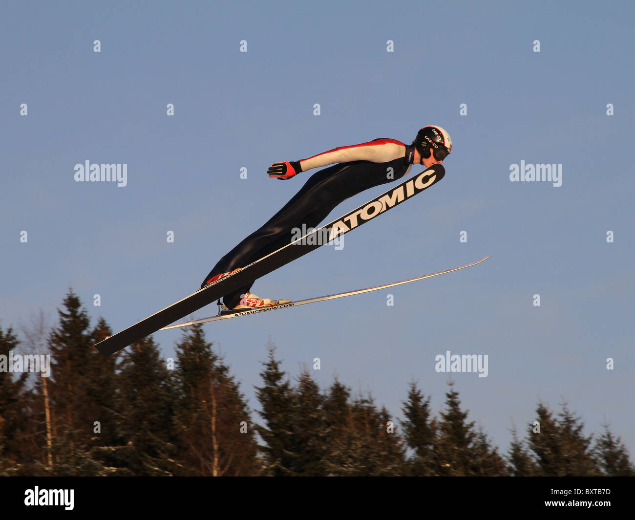 Le saut à ski, combiné nordique et saut à ski spécial en formation Midtstubakken, saut, Oslo, Norvège, 2010 Banque D'Images Le saut à ski, combiné nordique et saut à ski spécial en formation Midtstubakken, saut, Oslo, Norvège, 2010 Banque D'Images