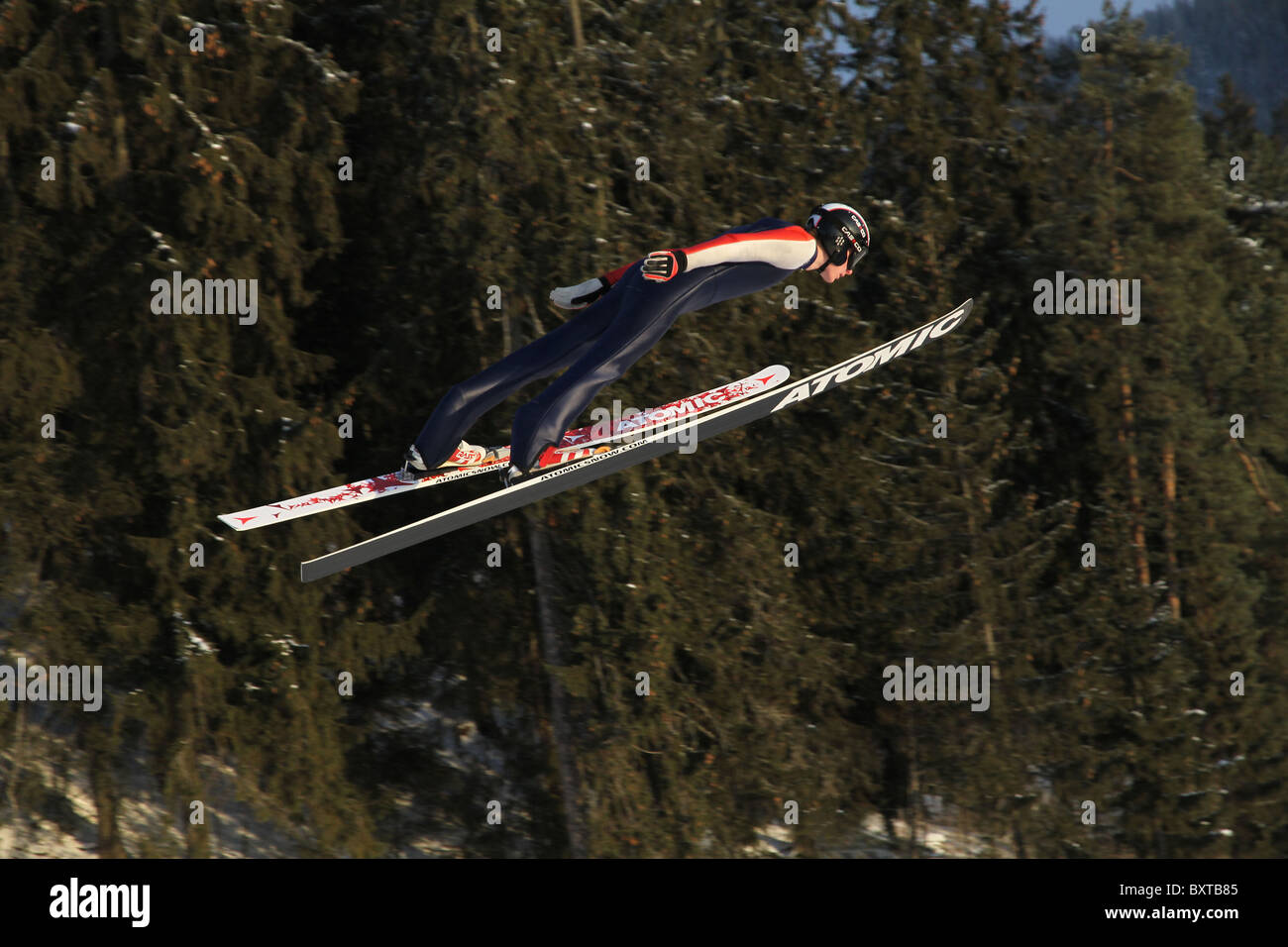 Le saut à ski, combiné nordique et saut à ski spécial en formation Midtstubakken, saut, Oslo, Norvège, 2010 Banque D'Images Le saut à ski, combiné nordique et saut à ski spécial en formation Midtstubakken, saut, Oslo, Norvège, 2010 Banque D'Images