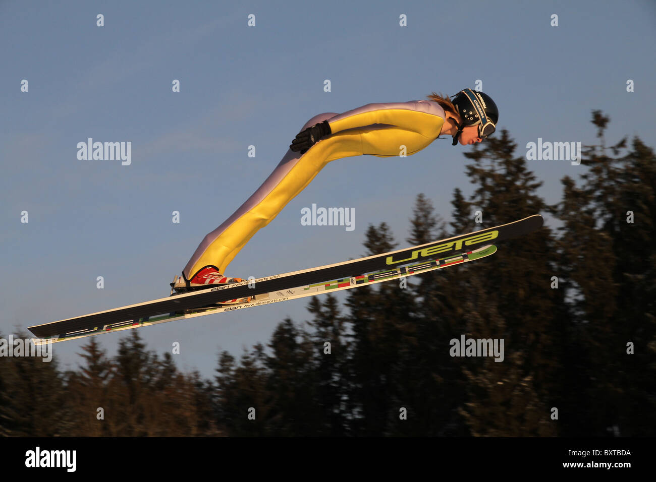 Le saut à ski, combiné nordique et saut à ski spécial en formation Midtstubakken, saut, Oslo, Norvège, 2010 Banque D'Images Le saut à ski, combiné nordique et saut à ski spécial en formation Midtstubakken, saut, Oslo, Norvège, 2010 Banque D'Images