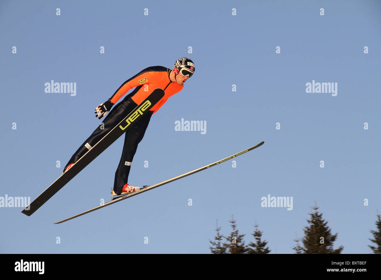 Le saut à ski, combiné nordique et saut à ski spécial en formation Midtstubakken, saut, Oslo, Norvège, 2010 Banque D'Images Le saut à ski, combiné nordique et saut à ski spécial en formation Midtstubakken, saut, Oslo, Norvège, 2010 Banque D'Images