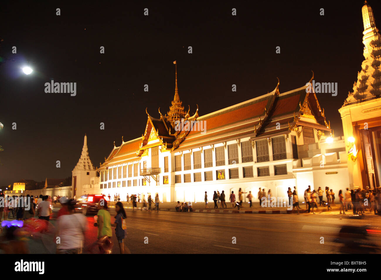 Célébration pour le roi Bhumibol Adulyadej dans son 83ème anniversaire Banque D'Images