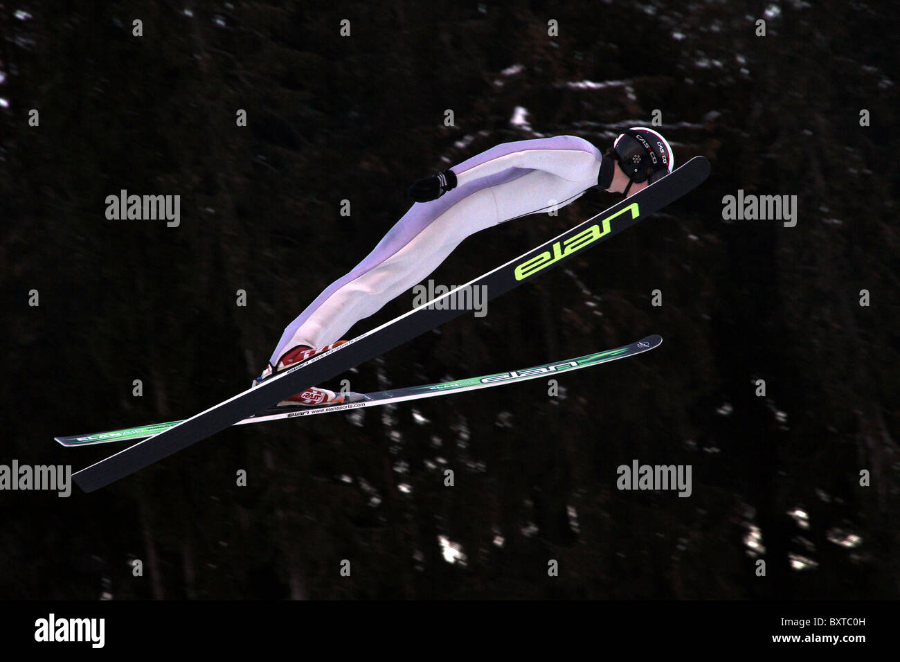 Le saut à ski, combiné nordique et saut à ski spécial en formation Midtstubakken, saut, Oslo, Norvège, 2010 Banque D'Images Le saut à ski, combiné nordique et saut à ski spécial en formation Midtstubakken, saut, Oslo, Norvège, 2010 Banque D'Images