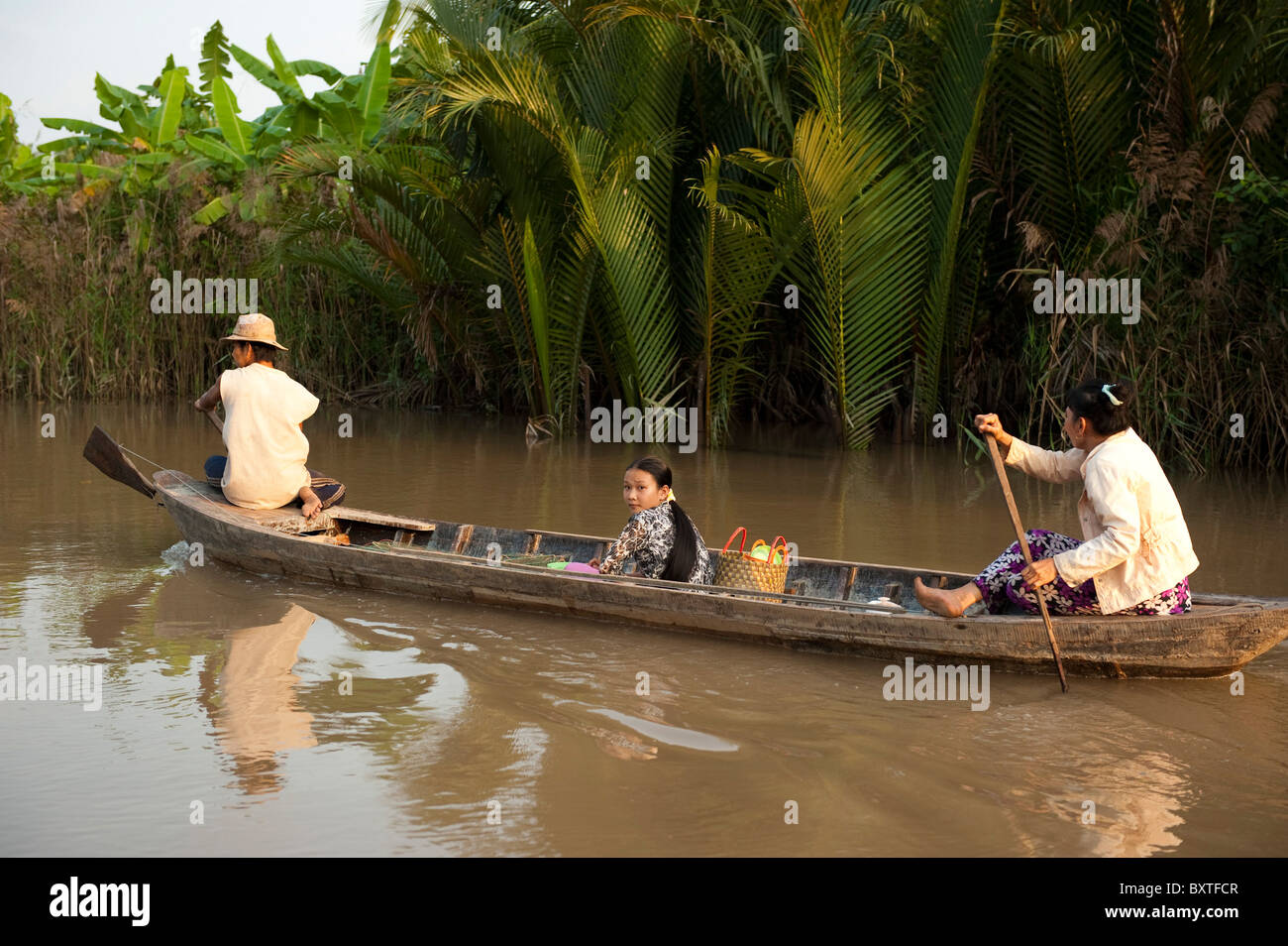 Canoë sur le delta du Mekong, Vietnam, Ben Tre Banque D'Images