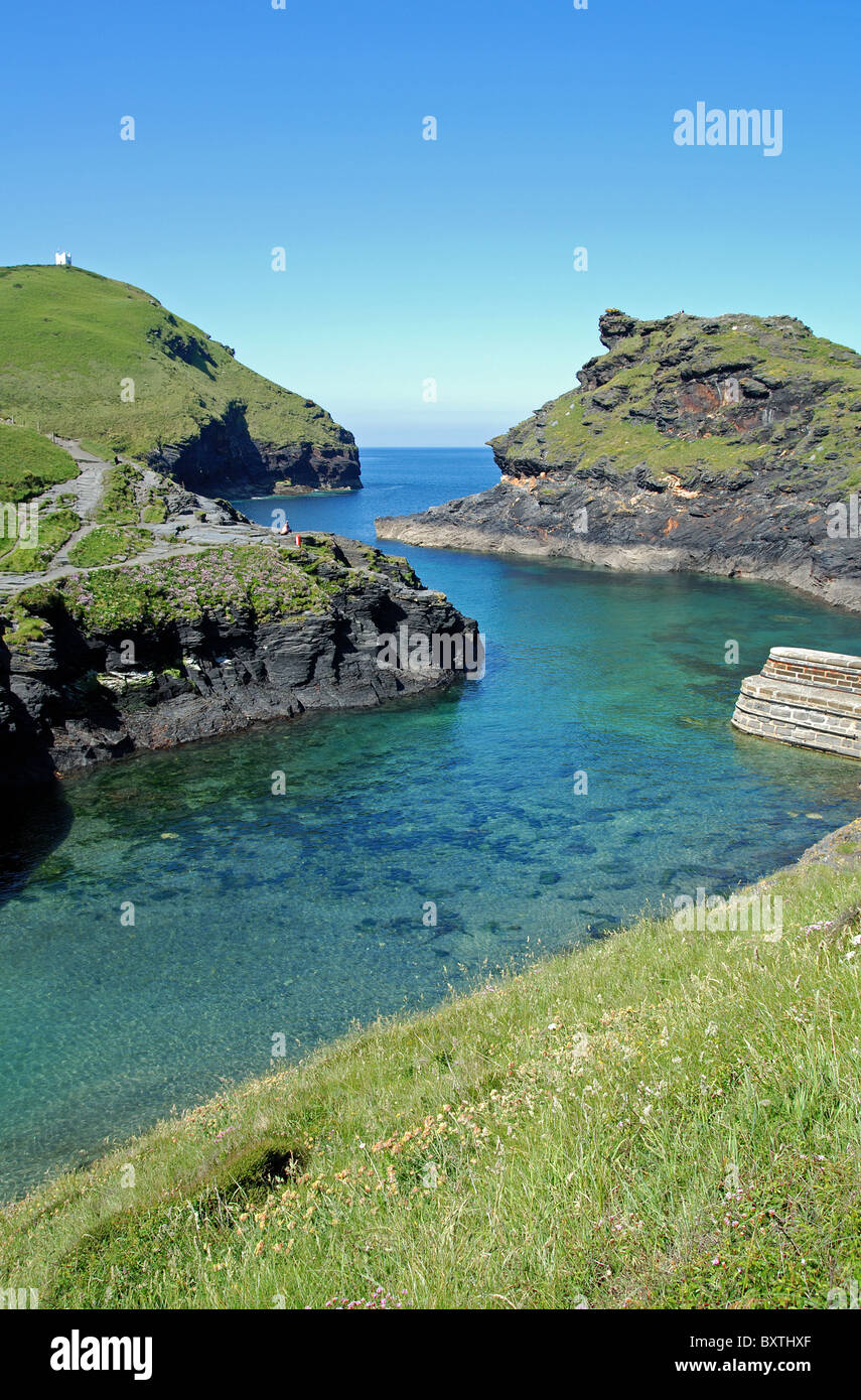 L'entrée du port à Boscastle, sur la côte nord de Cornwall, UK Banque D'Images