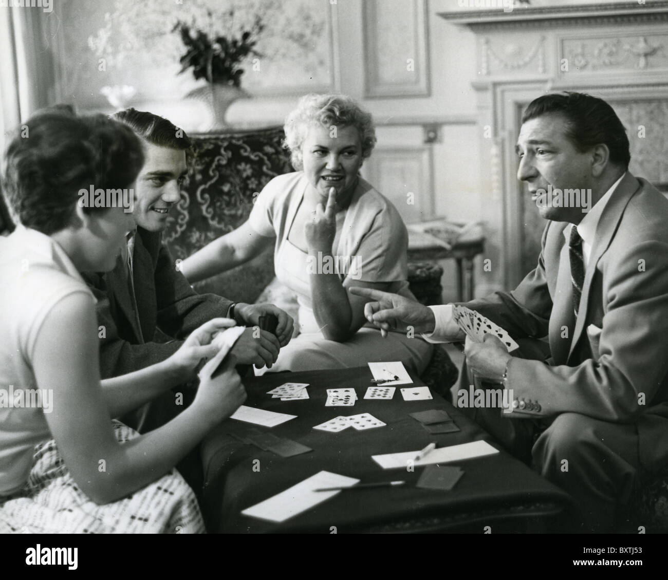 ANNUNZIO MANTOVANI musicien italien avec femme Winifred et votre famille de 1956 Banque D'Images