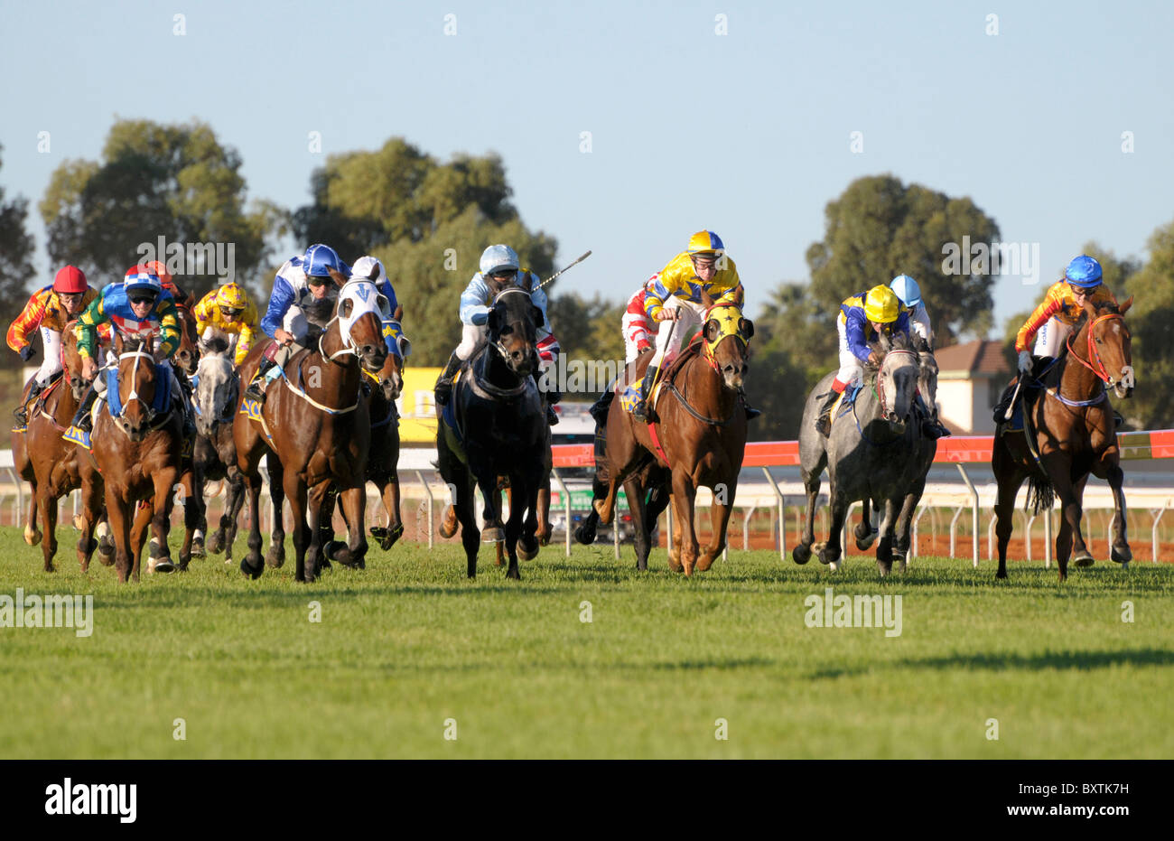 Course à la Journée de l'Anzac Courses à l'Hippodrome de Kalgoorlie boulder Kalgoorlie Wa Australie Banque D'Images