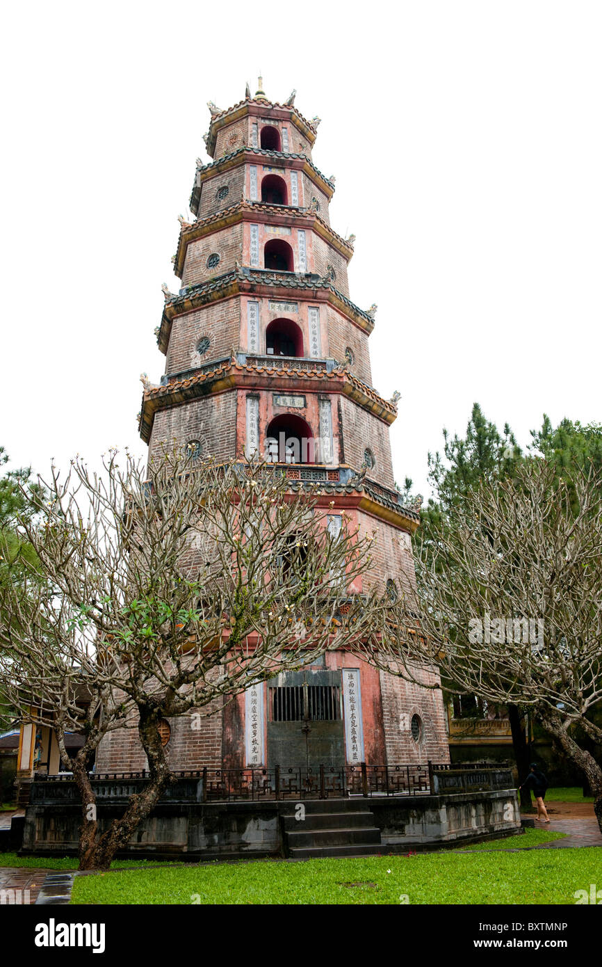 Tour de sept étages, Thap Phuoc Duyen, la pagode de Thien Mu, Hue, Vietnam Banque D'Images