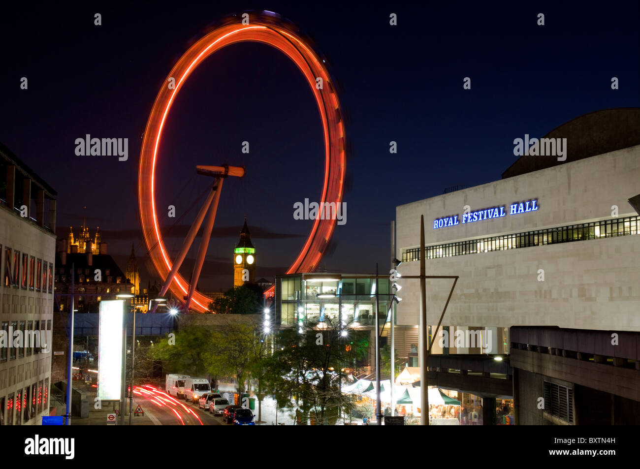 Big Ben roue du millénaire & Royal Festival Hall Banque D'Images