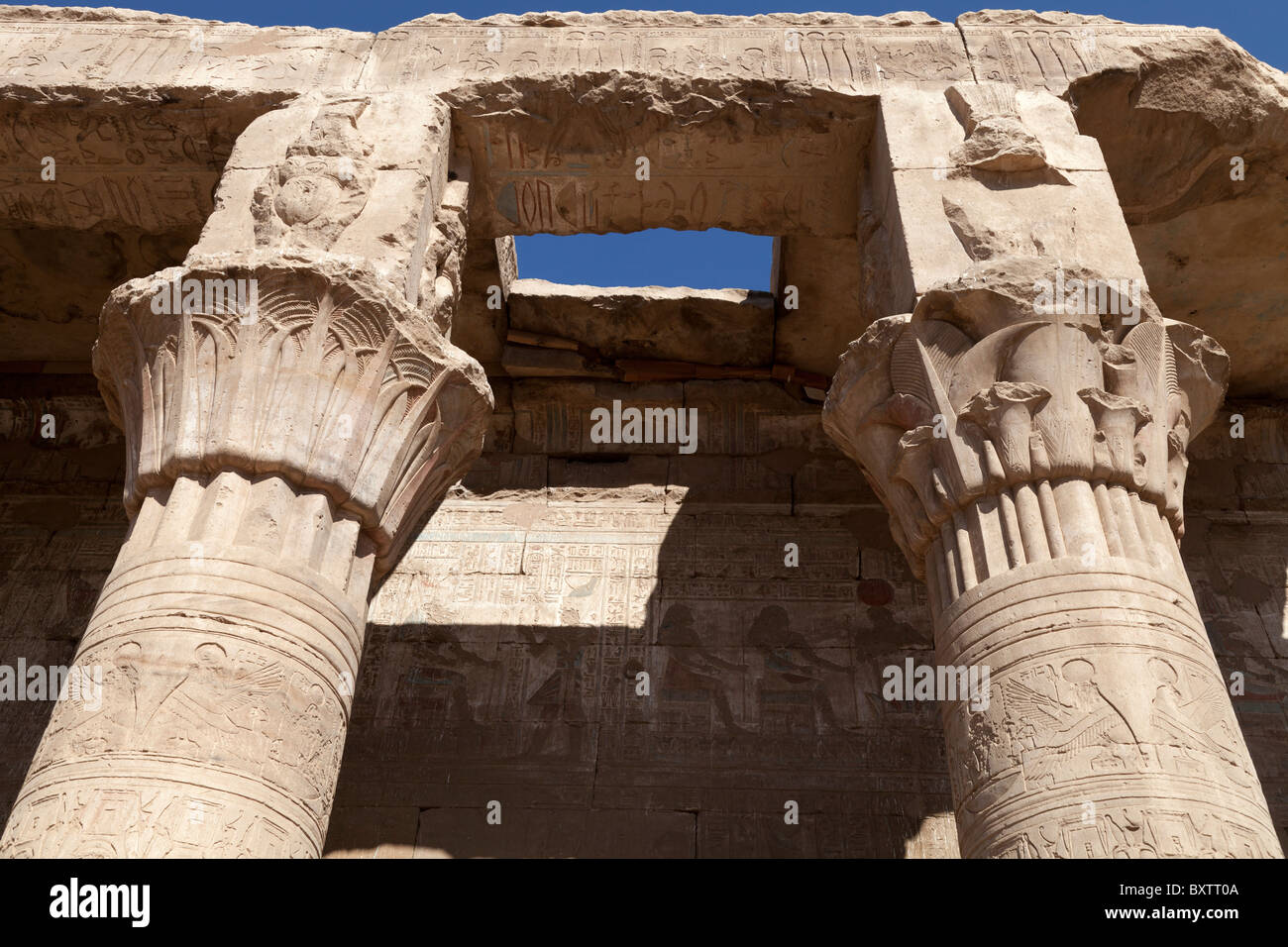 Temple d'Edfou, Egypte - d'hiéroglyphes et de colonnes 3 Banque D'Images