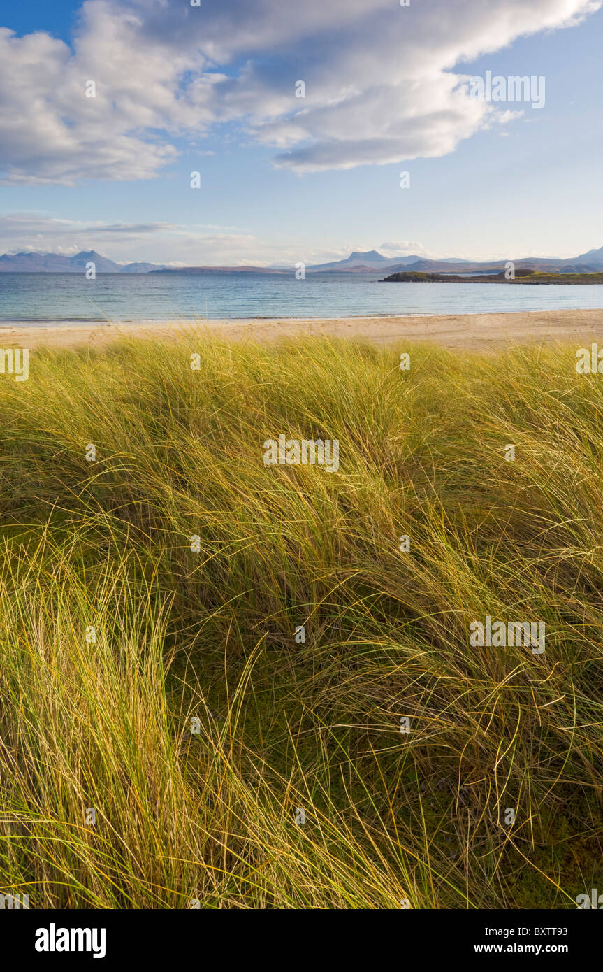 Mellon Udrigle derrière l'herbe des dunes Beach Wester Ross Scotland UK GB EU Europe Banque D'Images