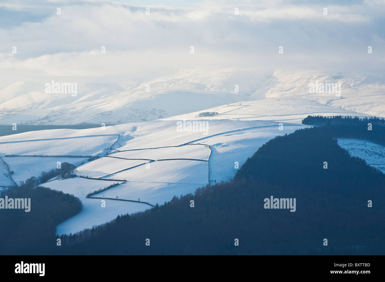 L'espoir d'Alport Forêt moor et Westend Moor au-dessus de Ladybower Derbyshire Peak District National Park England GB UK EU Europe Banque D'Images