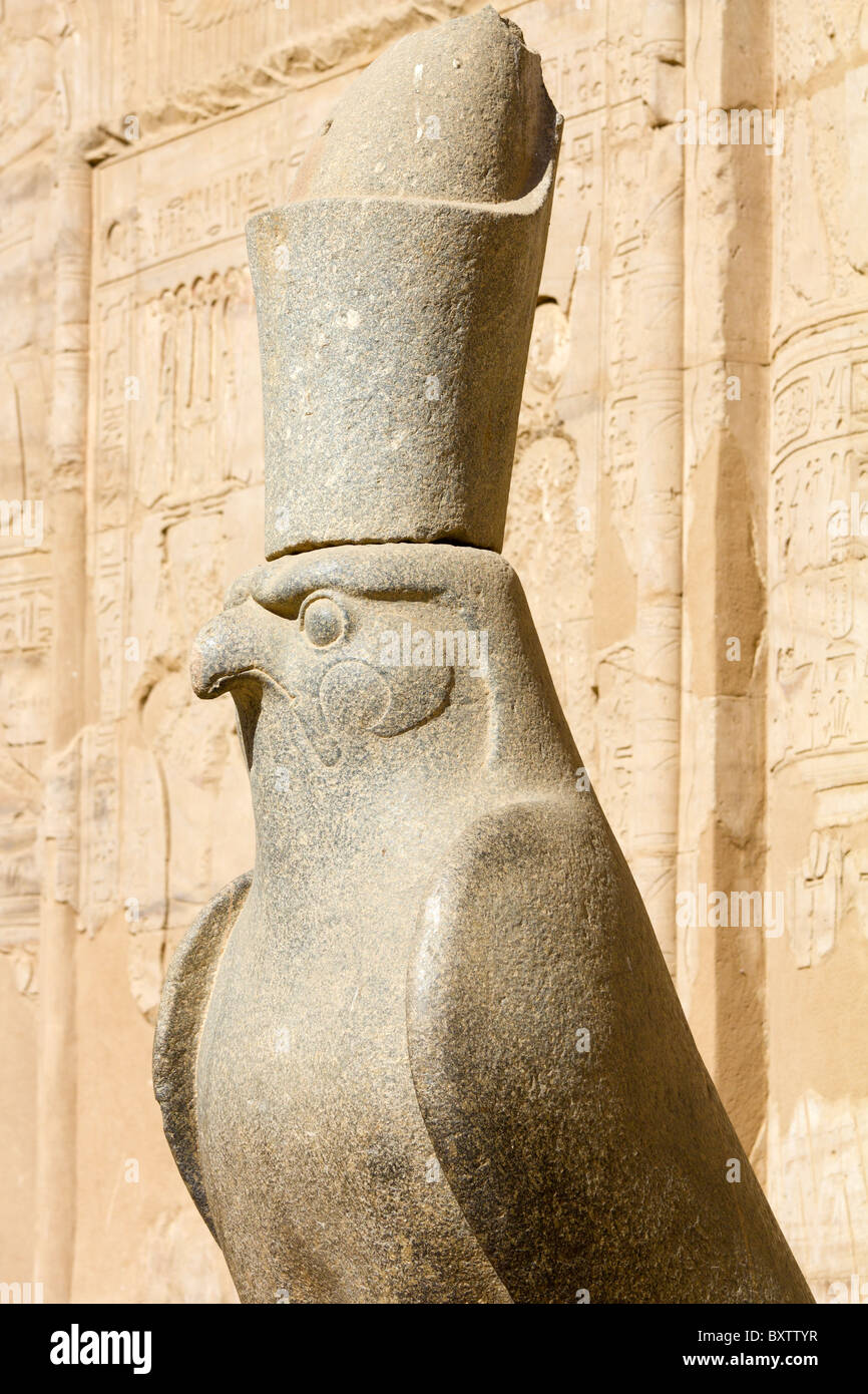 Temple d'Edfou, Egypte - statue du dieu Horus 5 Banque D'Images
