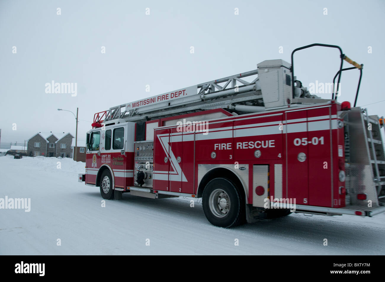 Les camions d'incendie et de sauvetage de la ville de la nation crie de Mistissini, le Nord du Québec, Canada Banque D'Images