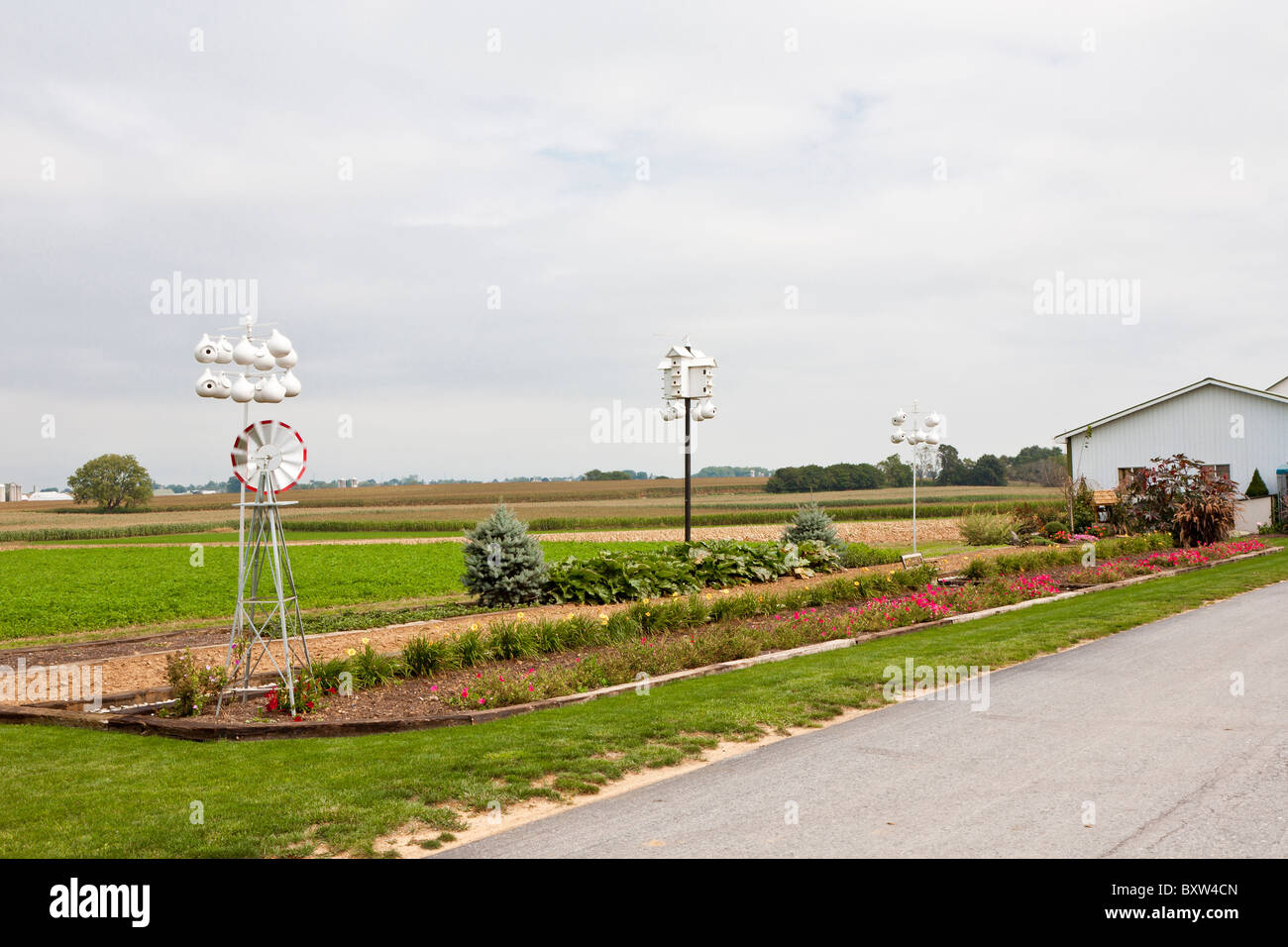 Dans les cabanes Gourd jardin fleuri de Amish accueil dans le comté de Lancaster, Pennsylvanie Banque D'Images