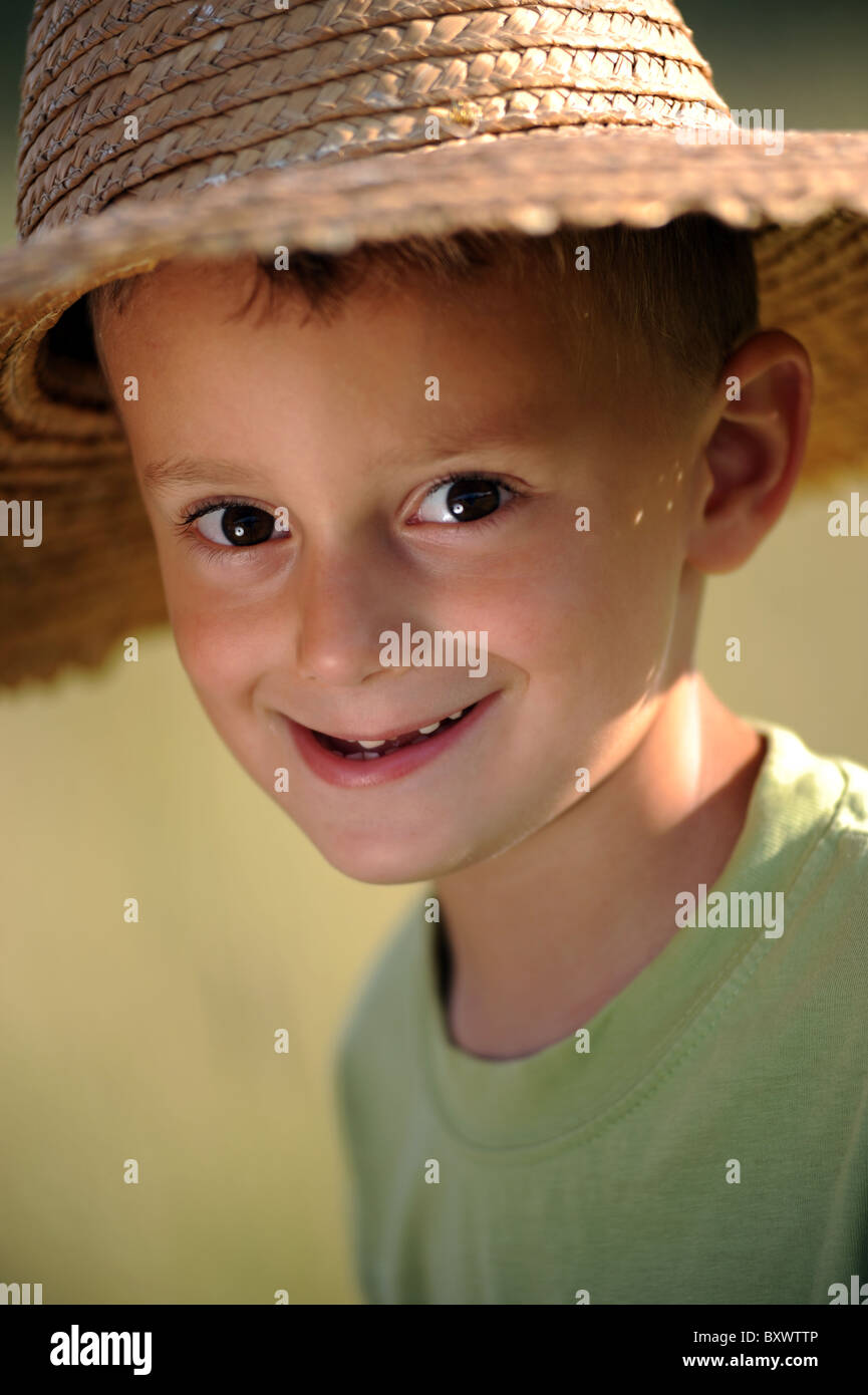 Portrait d'un petit boy smiling Banque D'Images