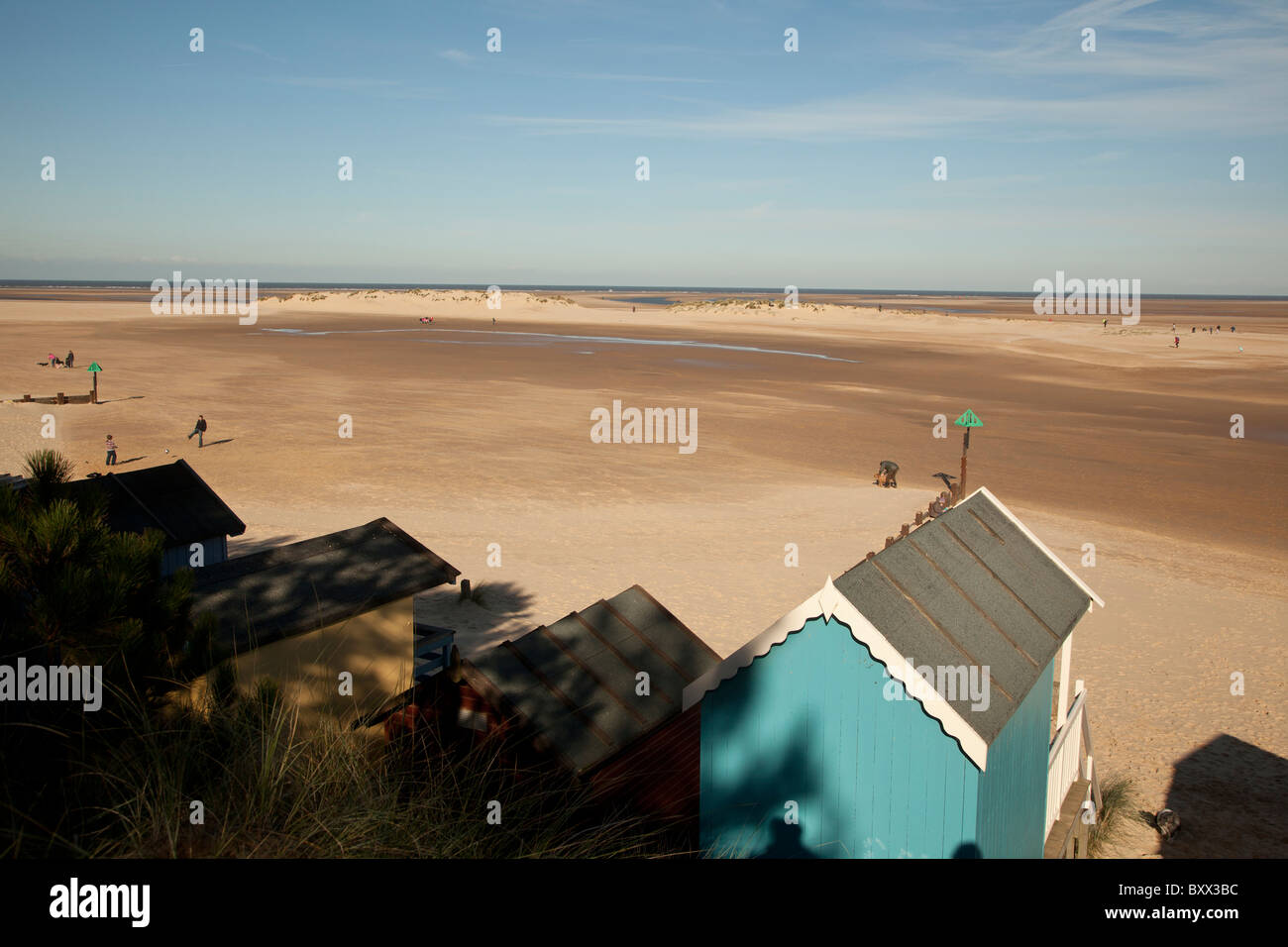 Wells beach Norfolk en Angleterre avec cabines de plage Banque D'Images