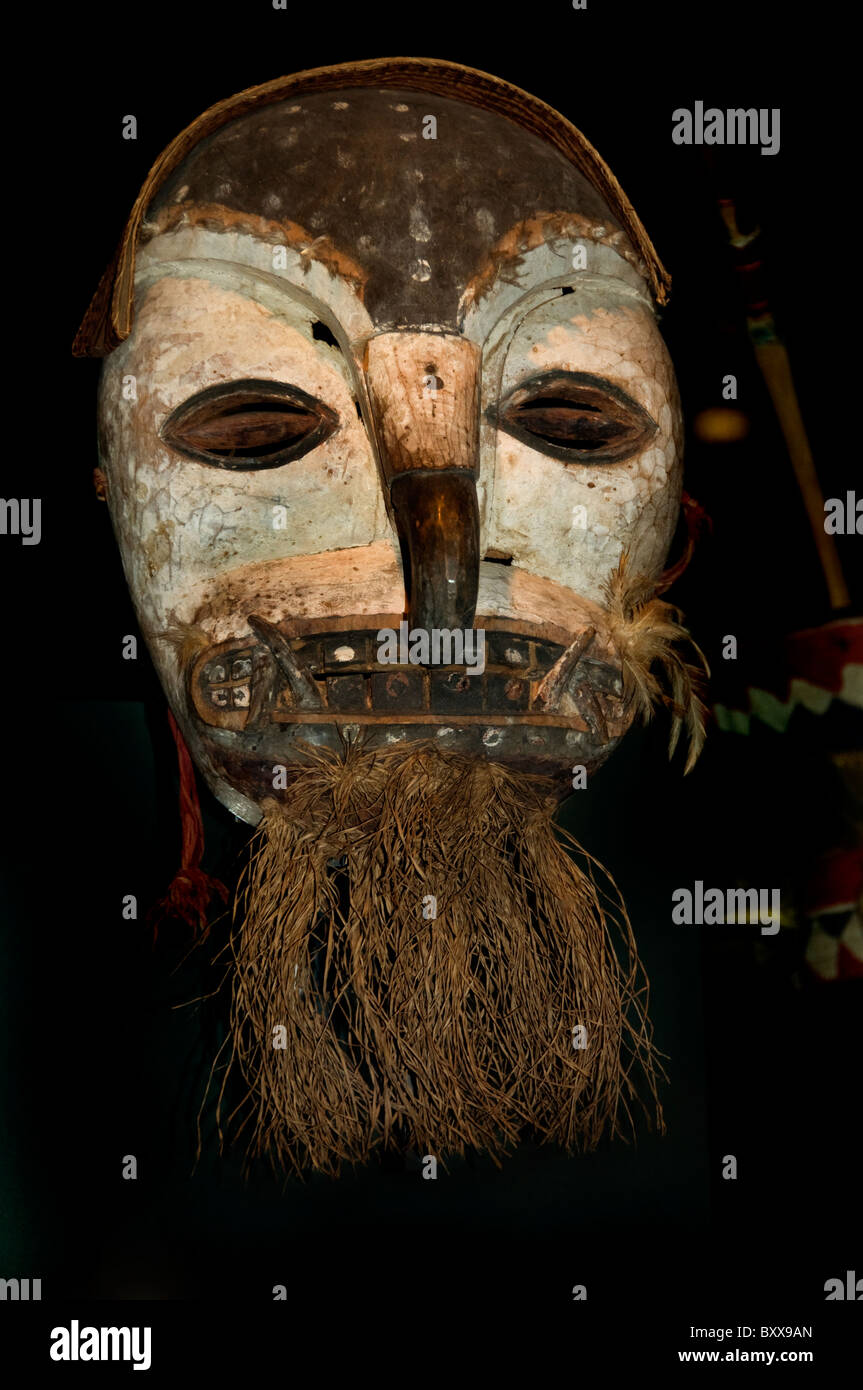 Masque rituel du 19e siècle Sampit Tengah Indonésie indonésien Kalimantan Banque D'Images