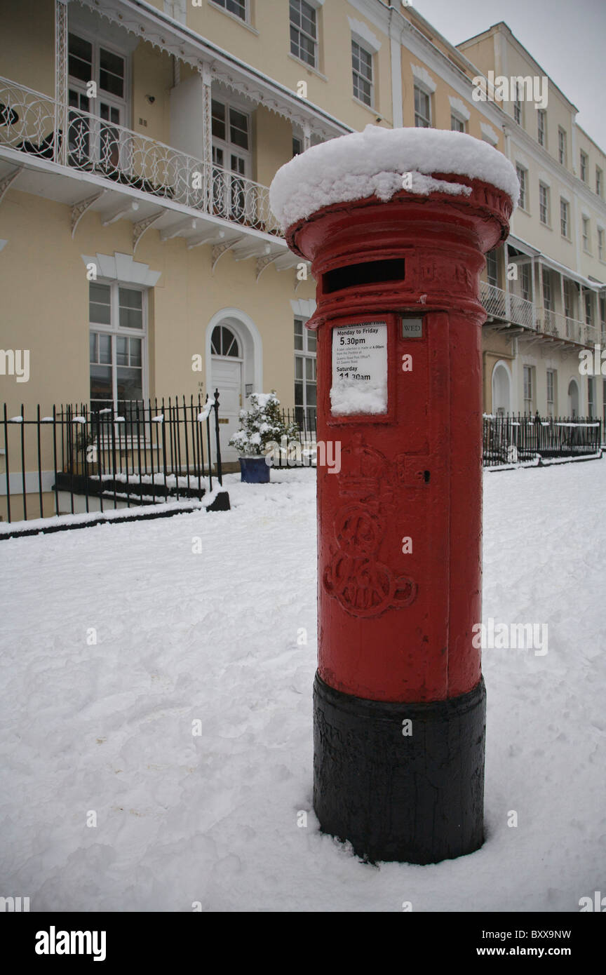 Bristol Clifton,neige,New York,Royal Crescent,Red Post Box ,Noël,Georgian Banque D'Images