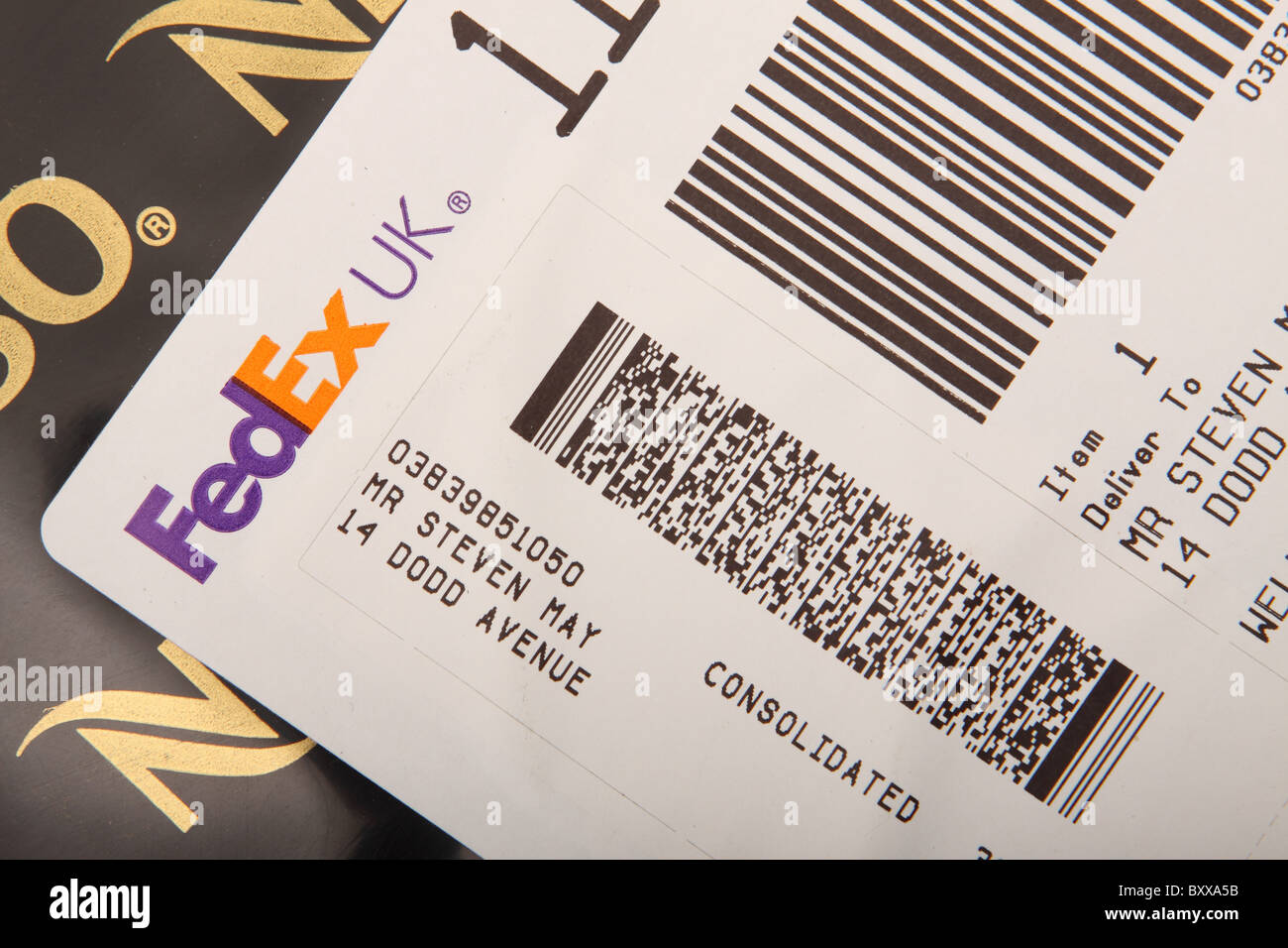 Fed Ex FedEx colis livré par messagerie sur l'étiquette de l'emballage de paquets Banque D'Images
