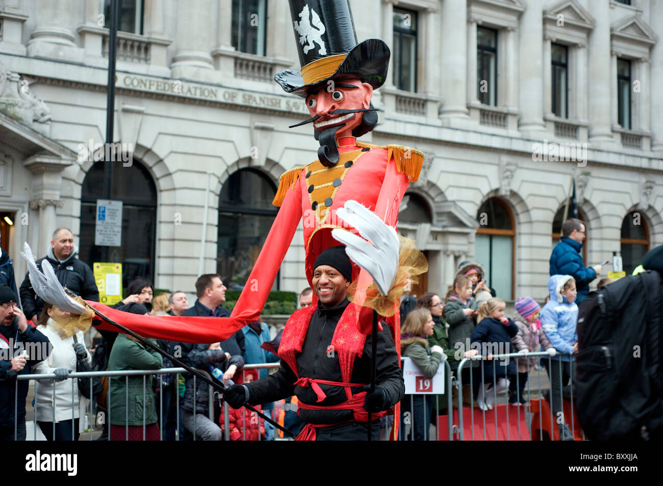 Costume flamboyant au défilé du Nouvel An Londres, Royaume-Uni Banque D'Images