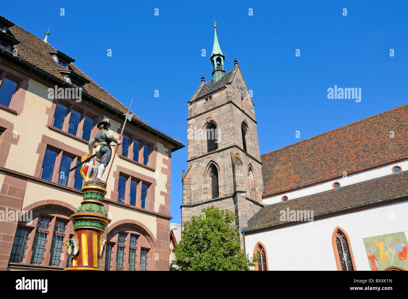 / Bâle Bâle, Suisse. Martinskirche (l'église St Martin) dans Martinskirchplatz (square) Banque D'Images