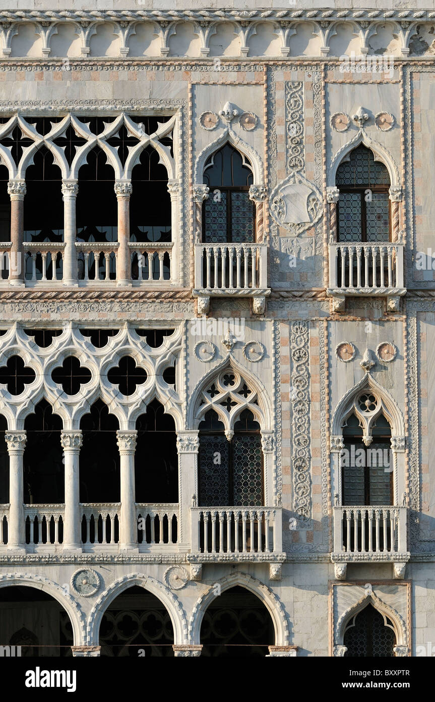 Venise. L'Italie. 15e C Ca' d'Oro du Grand Canal. Banque D'Images