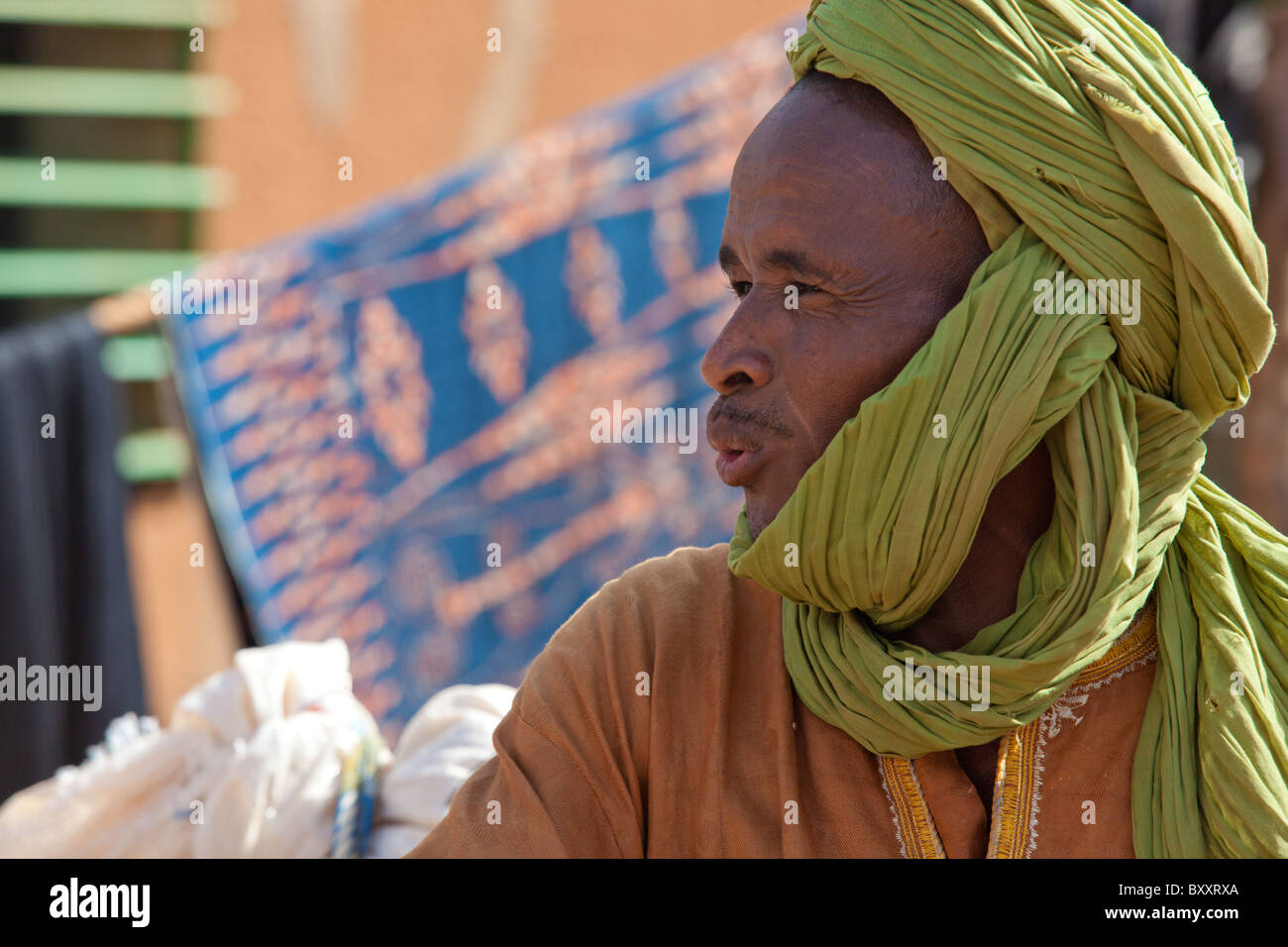 L'homme peul à Djibo, le nord du Burkina Faso Banque D'Images