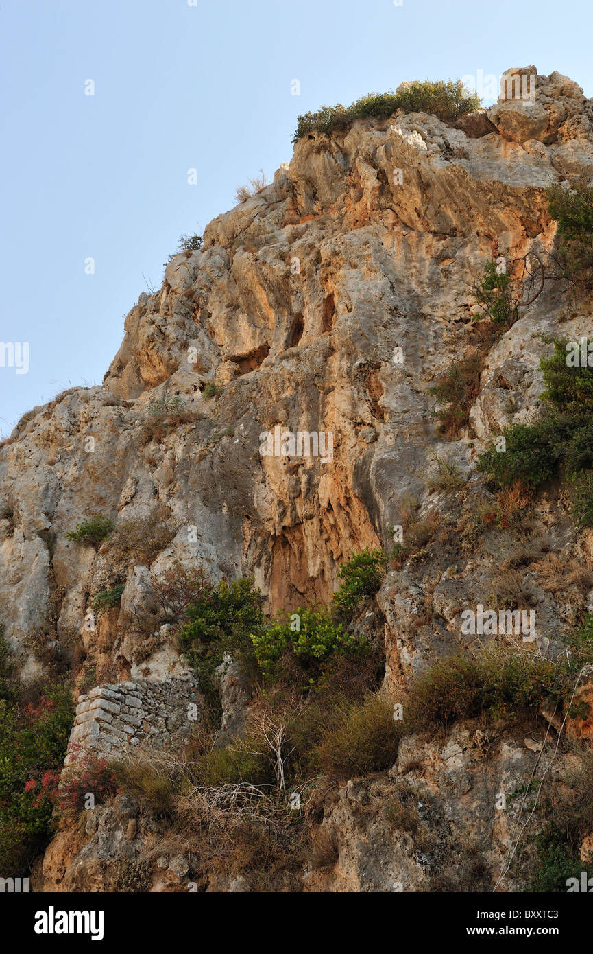 Sur les murs des grottes et Falaise près de st. Peter's Church, antakya, Turquie 100921 36615  Banque D'Images