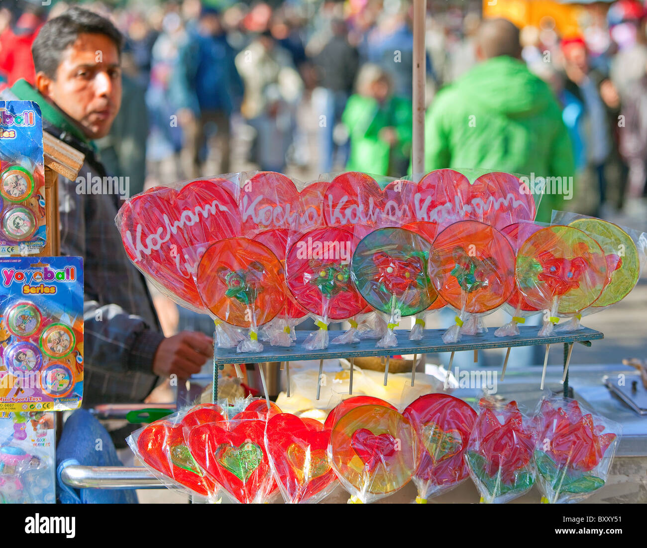 Vendeur lollipops, le marché à Zakopane Banque D'Images