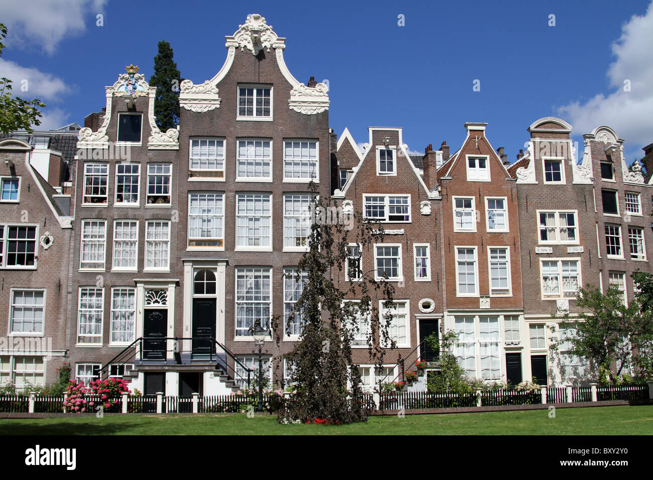 Maisons traditionnelles néerlandaises de Begijnhof à Amsterdam, Hollande Banque D'Images