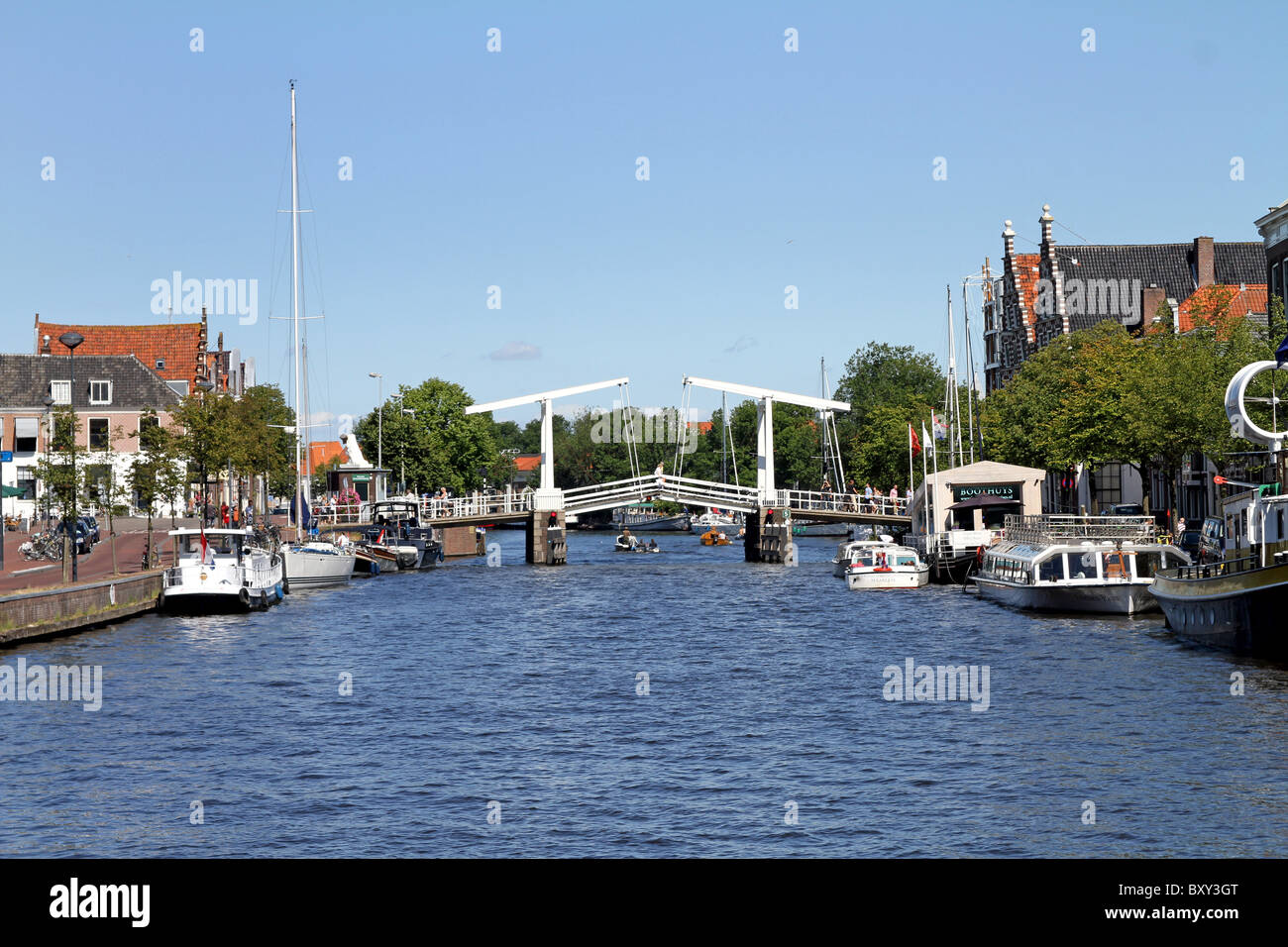 Gravestenenbrug le pont sur la rivière Spaarne Haarlem en Hollande, Banque D'Images
