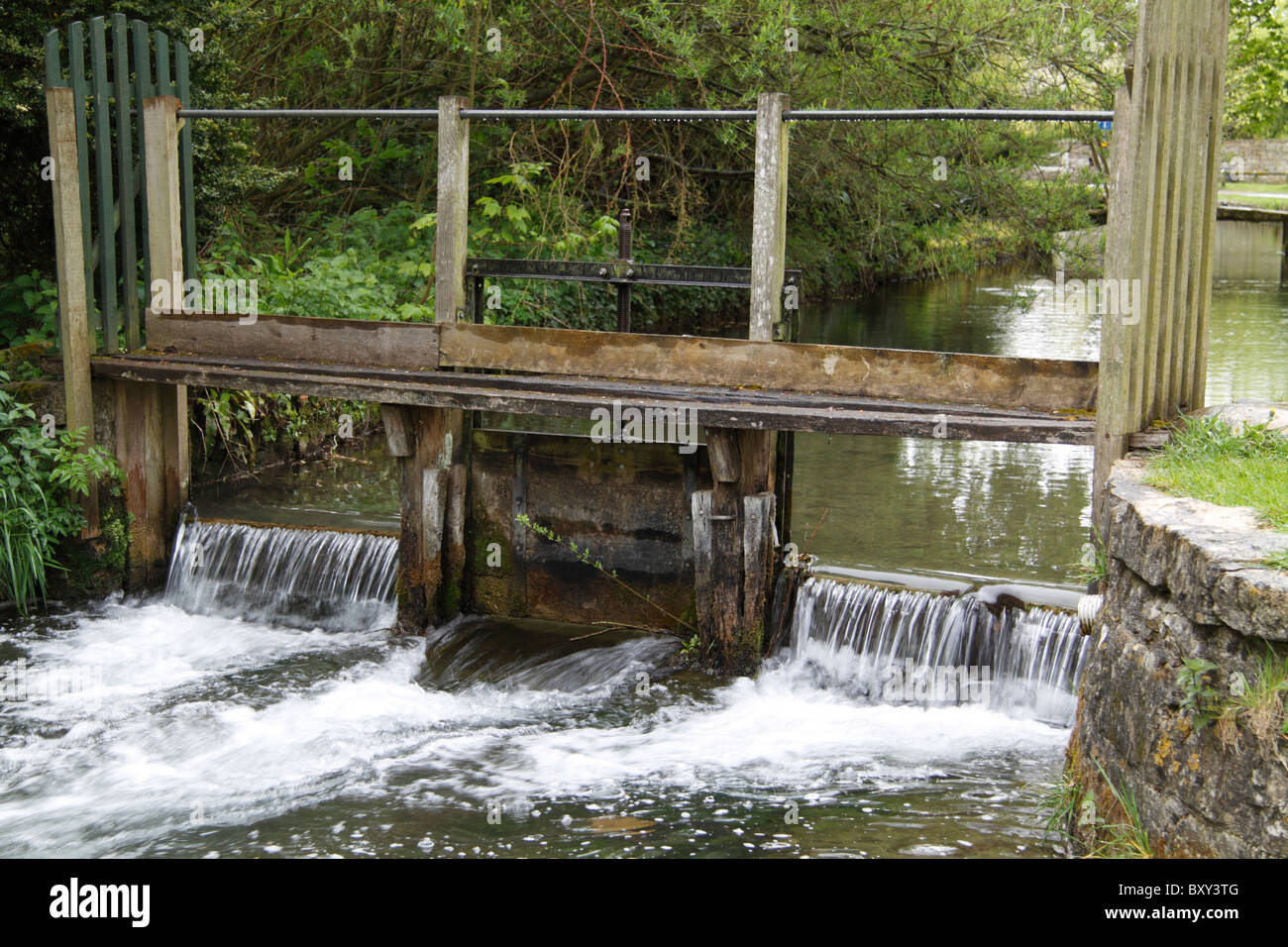 Sluice Gate Lower Slaughter Gloucestershire Banque D'Images