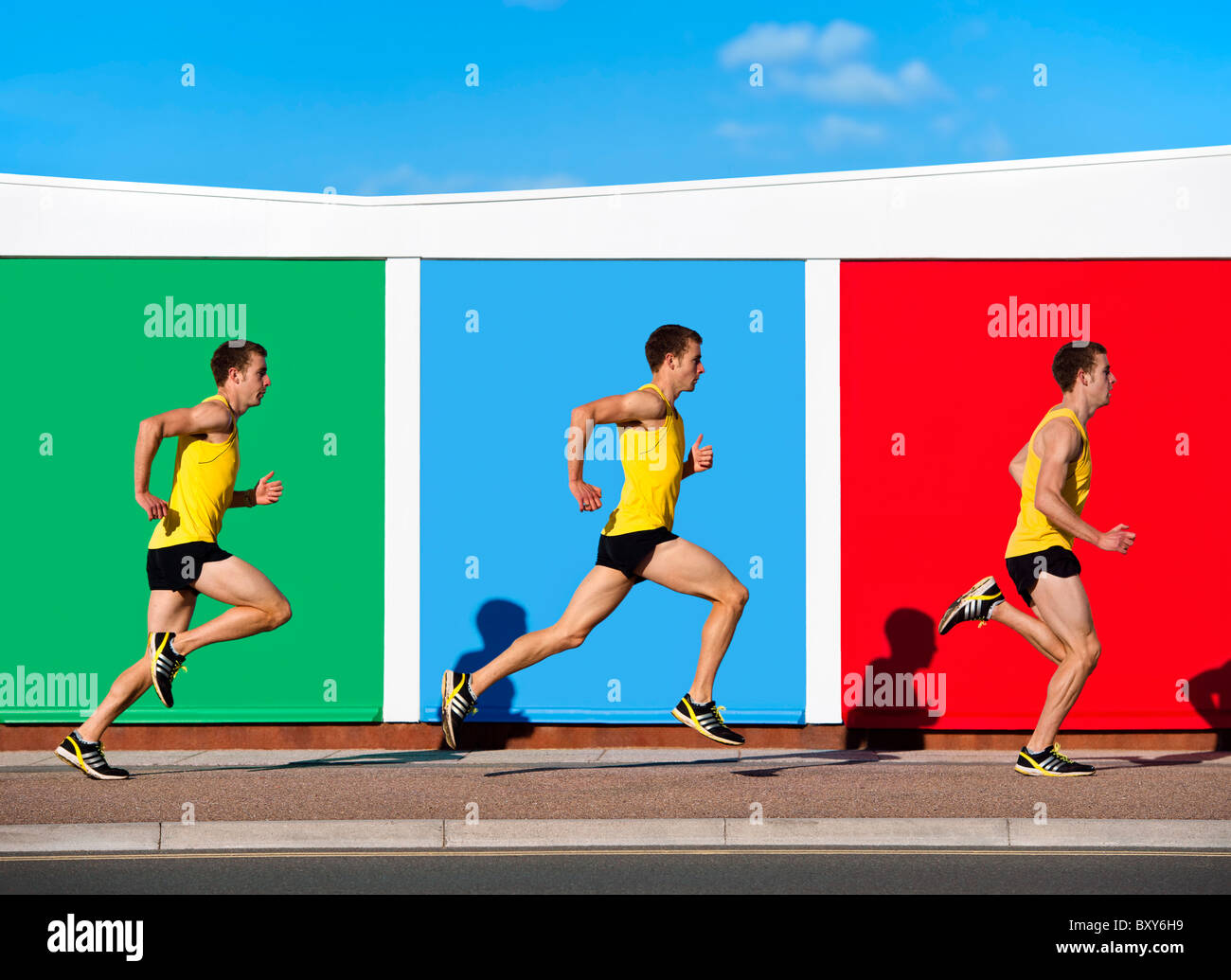 Dimanche, 24 octobre 2010 - Comté runner Tom Merson stride démontrant une excellente mécanique. Banque D'Images