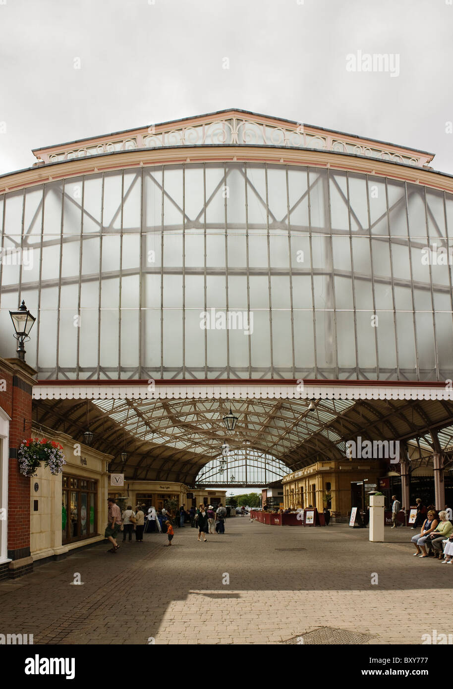 La gare centrale de Windsor et Eton, Berkshire. 1895-7, typique de Great Western Railway station, avec un toit en verre. Banque D'Images