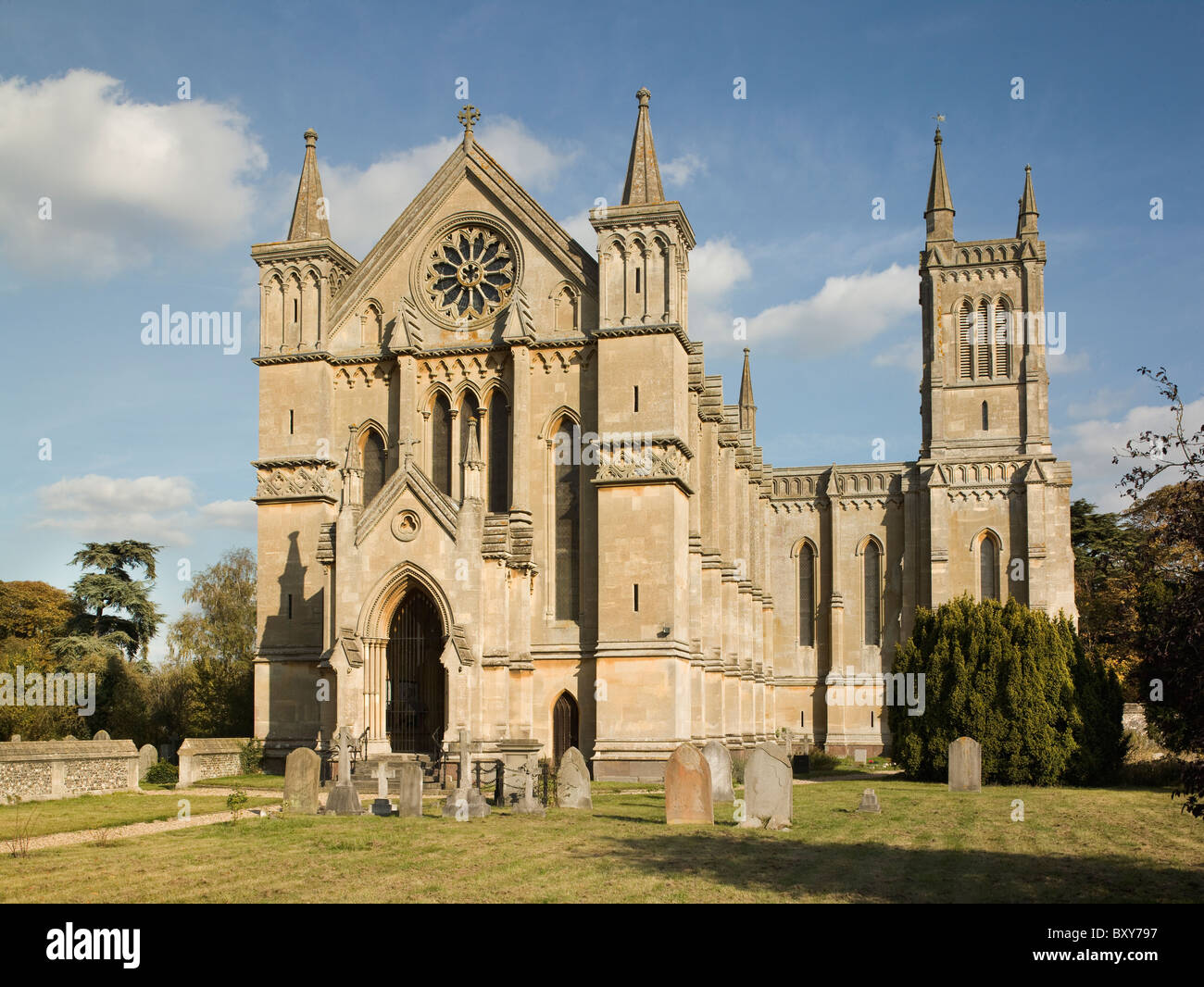 Theale, Berkshire. L'église Holy Trinity 1820-32 par W.W. Panait Istrati, avec tour par John Buckler. Banque D'Images