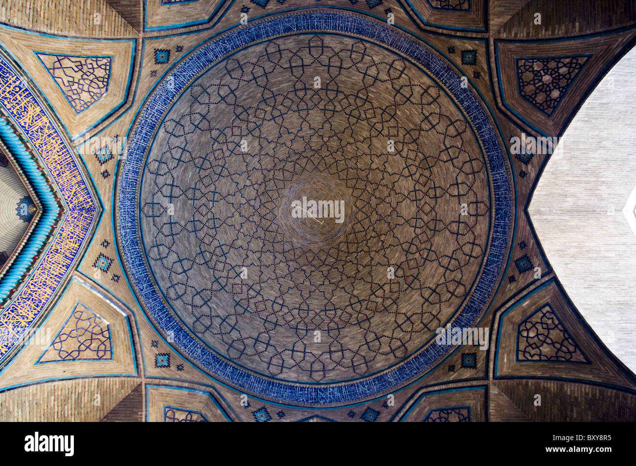 Les détails de grande mosquée dome à Isfahan, Iran. Banque D'Images