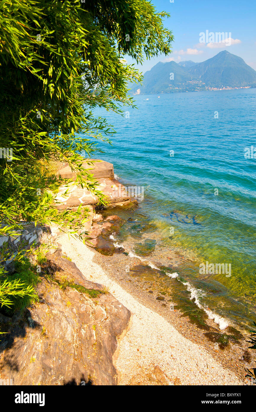 Une plage sur l'Isola Madre Lago Maggiore Italie Banque D'Images